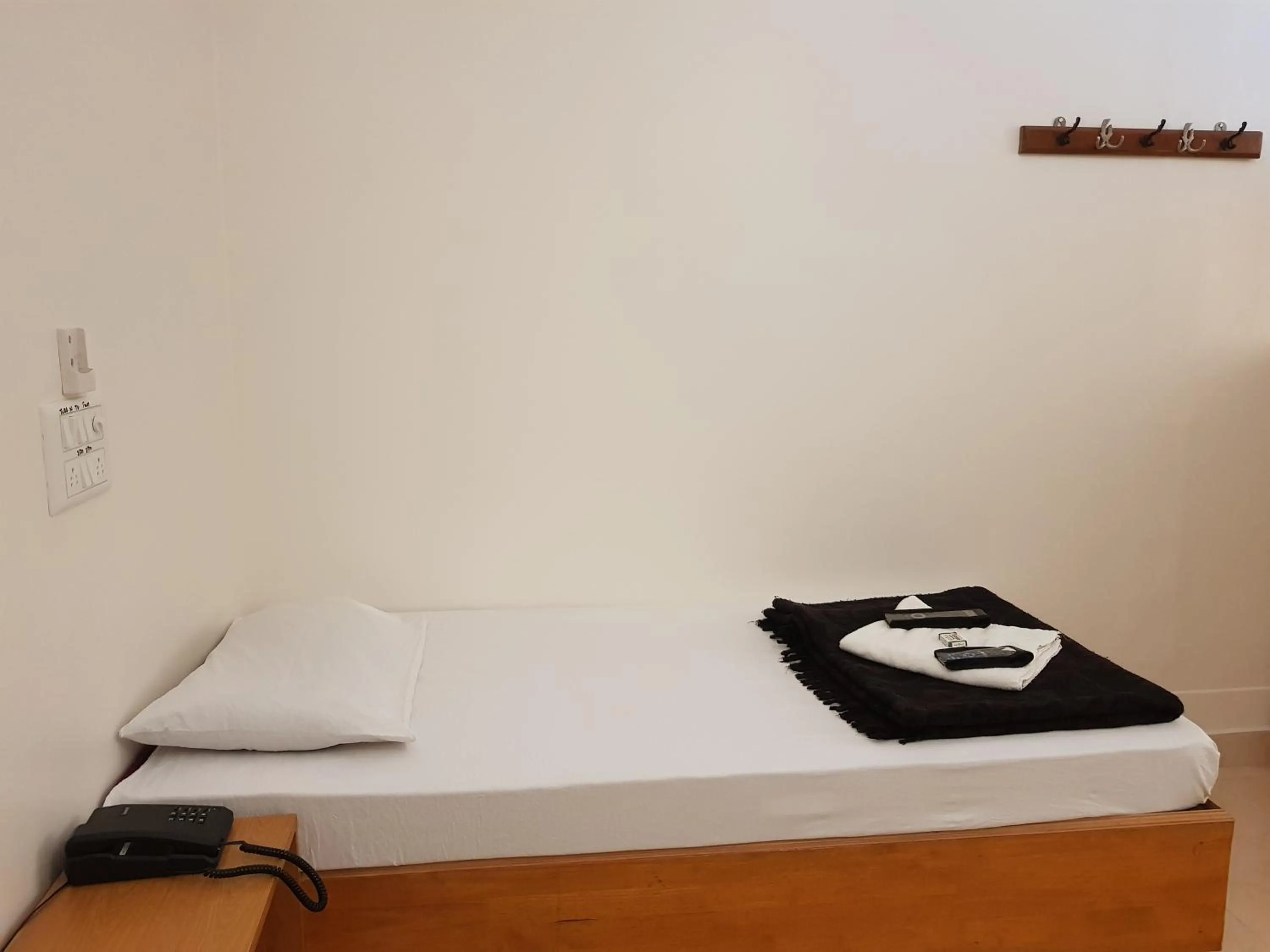 Bed in Sri Kumara Lodge