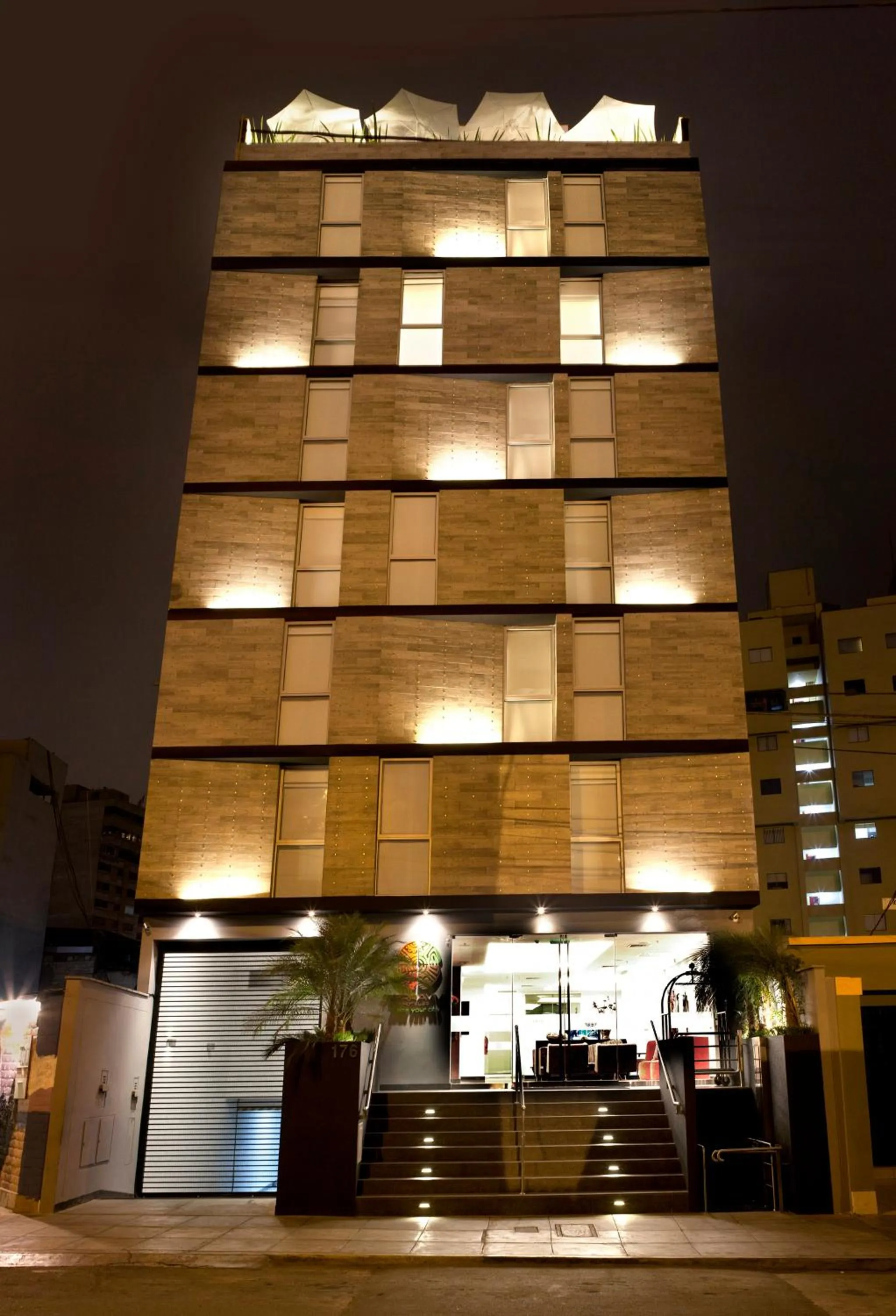 Facade/entrance in Tierra Viva Miraflores Larco