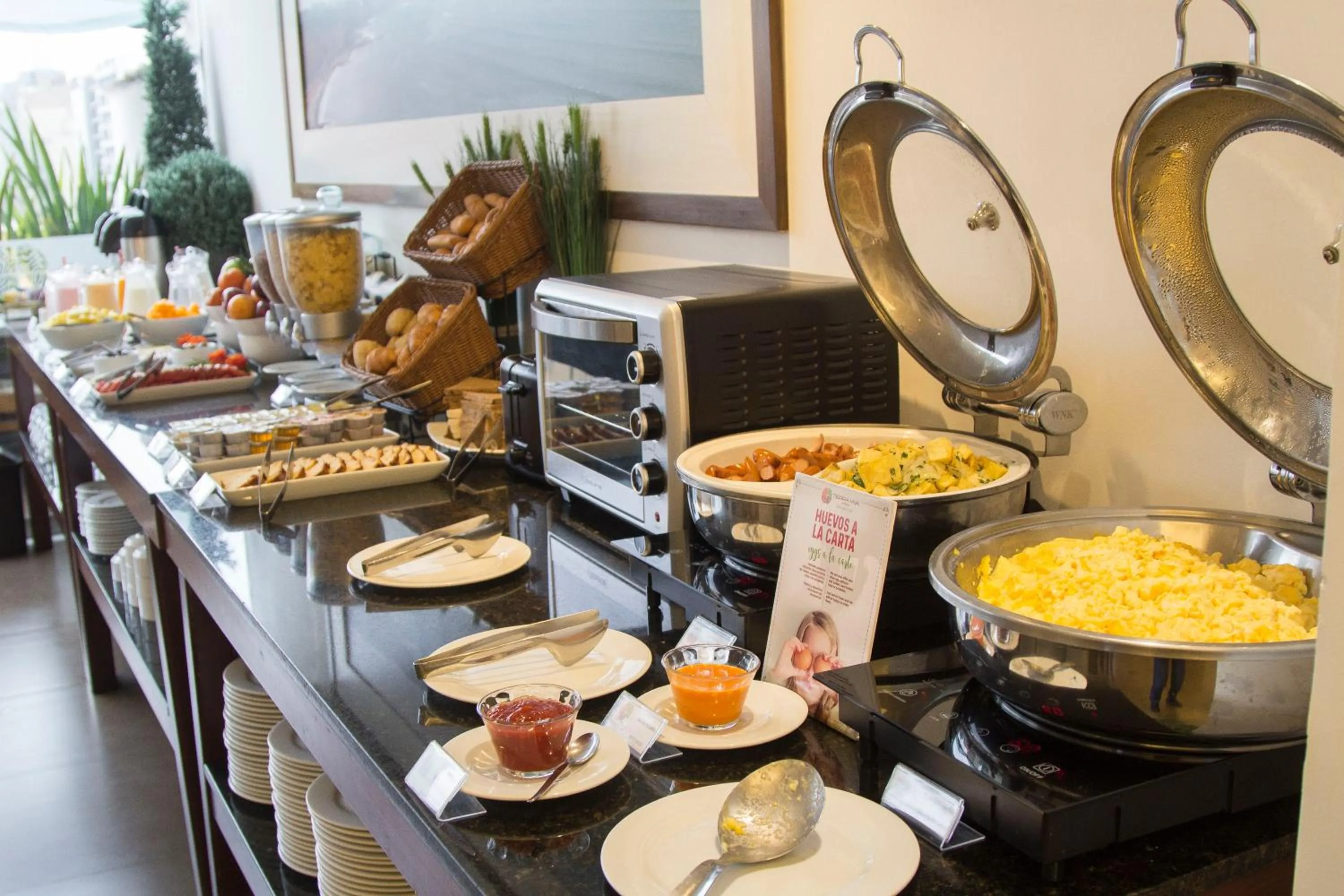 Buffet breakfast in Tierra Viva Miraflores Larco