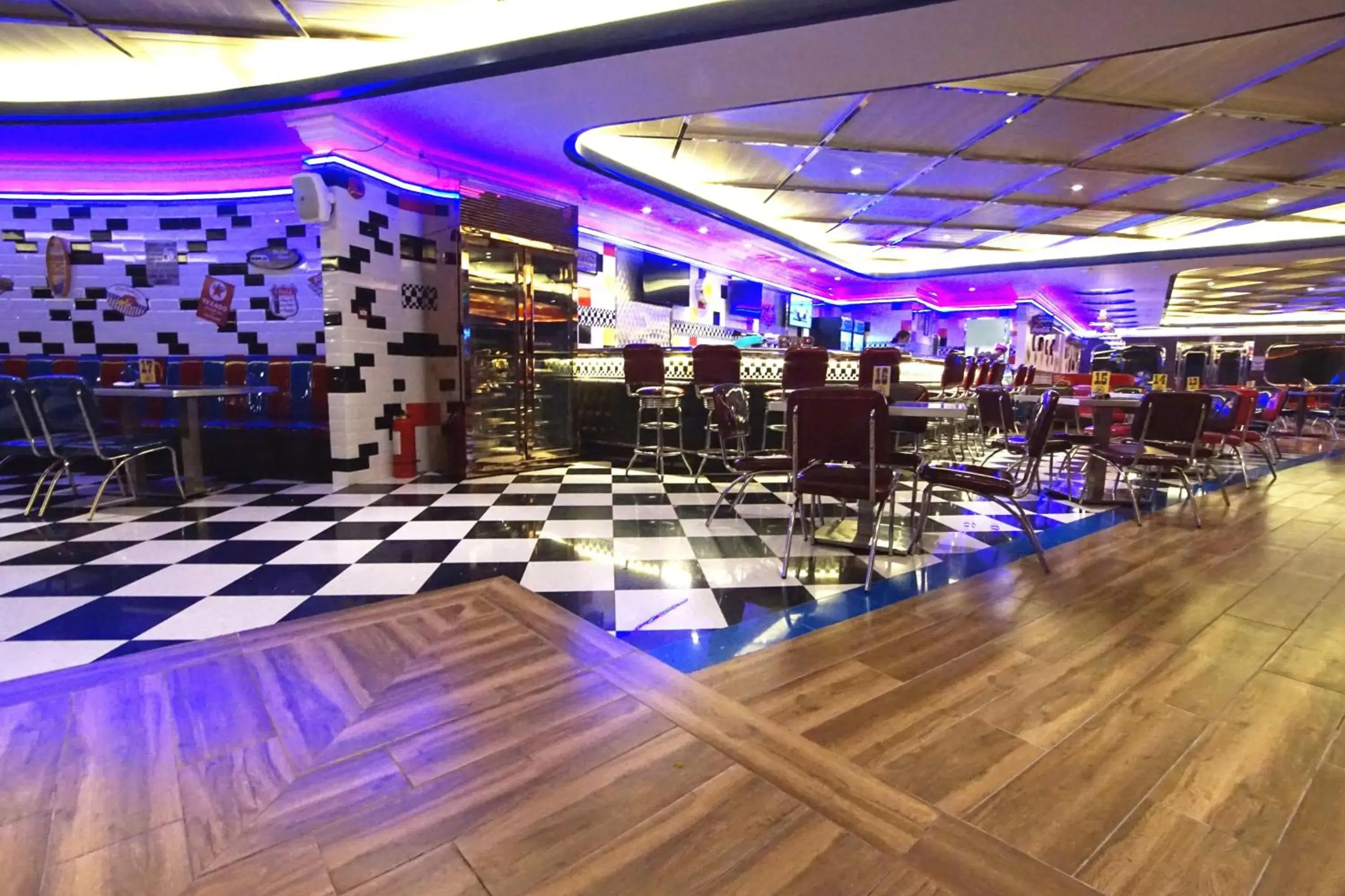 Restaurant/places to eat in Central Park Reef Resort Restaurant/places to eat in Central Park Reef Resort