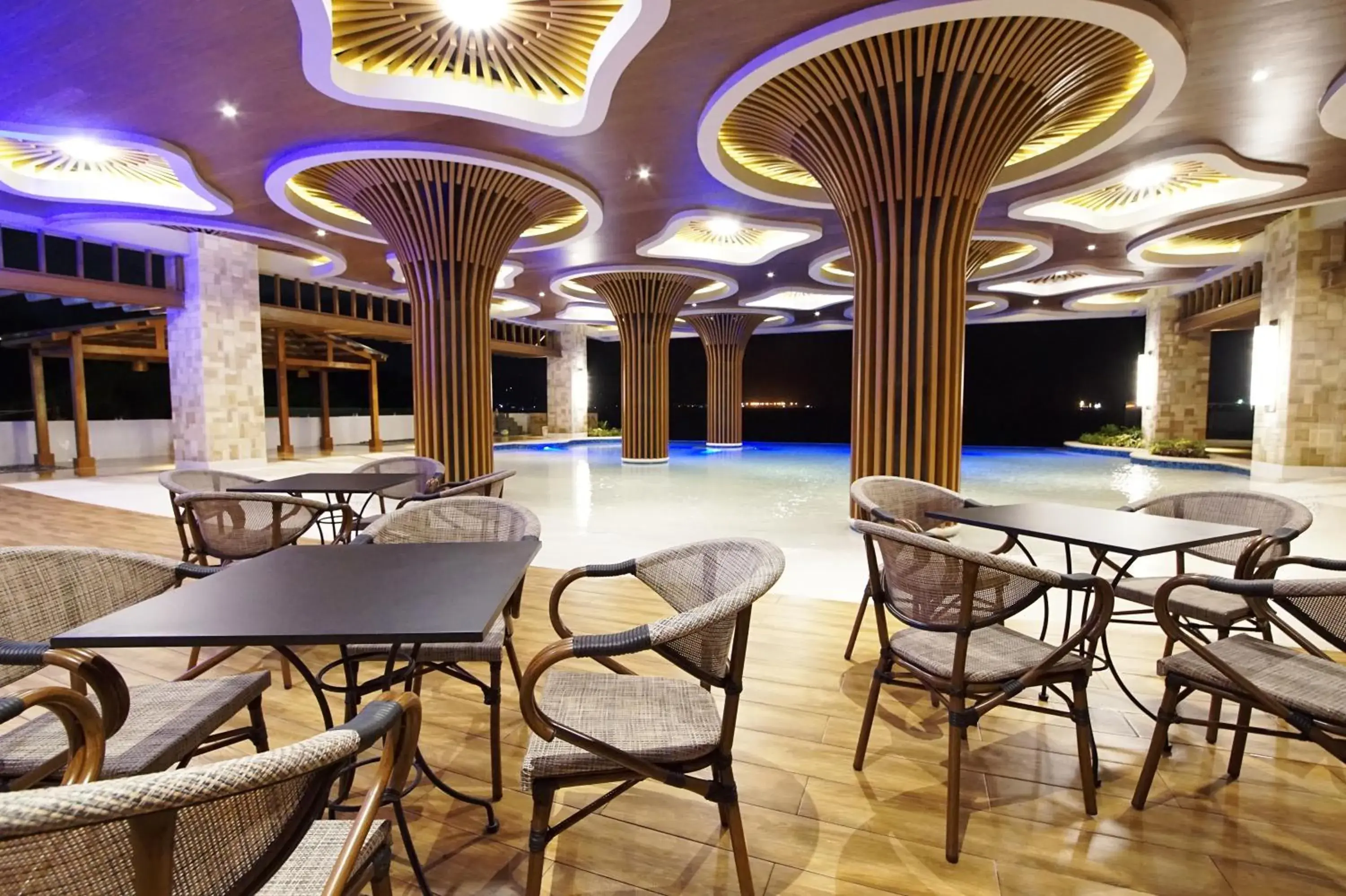 Swimming pool in Central Park Reef Resort Swimming pool in Central Park Reef Resort