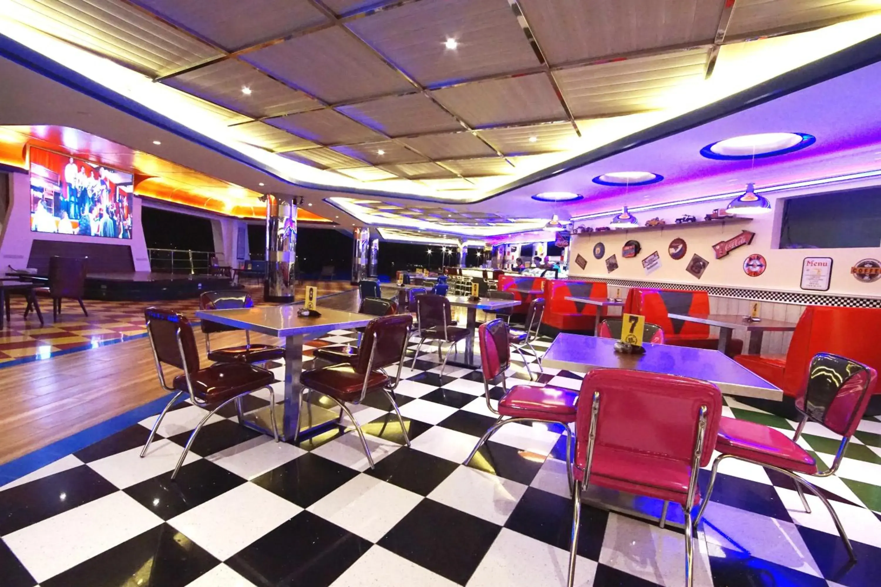 Restaurant/places to eat in Central Park Reef Resort Restaurant/places to eat in Central Park Reef Resort