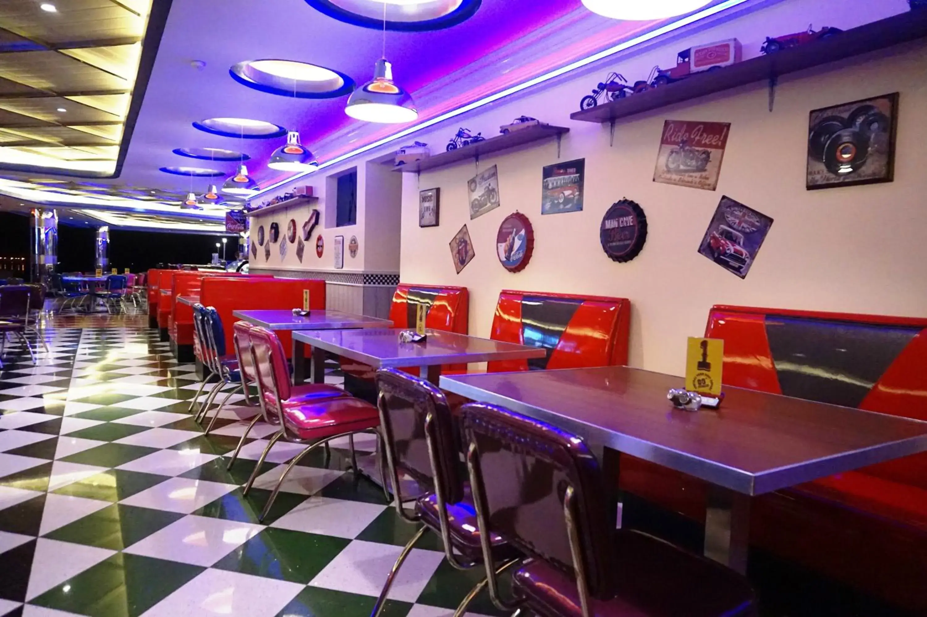 Restaurant/places to eat in Central Park Reef Resort Restaurant/places to eat in Central Park Reef Resort