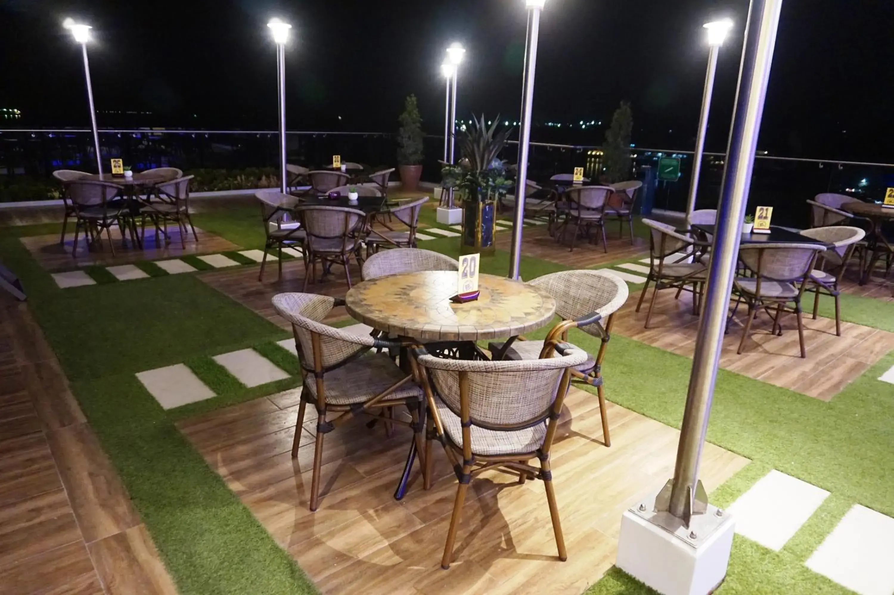 Restaurant/places to eat in Central Park Reef Resort Restaurant/places to eat in Central Park Reef Resort