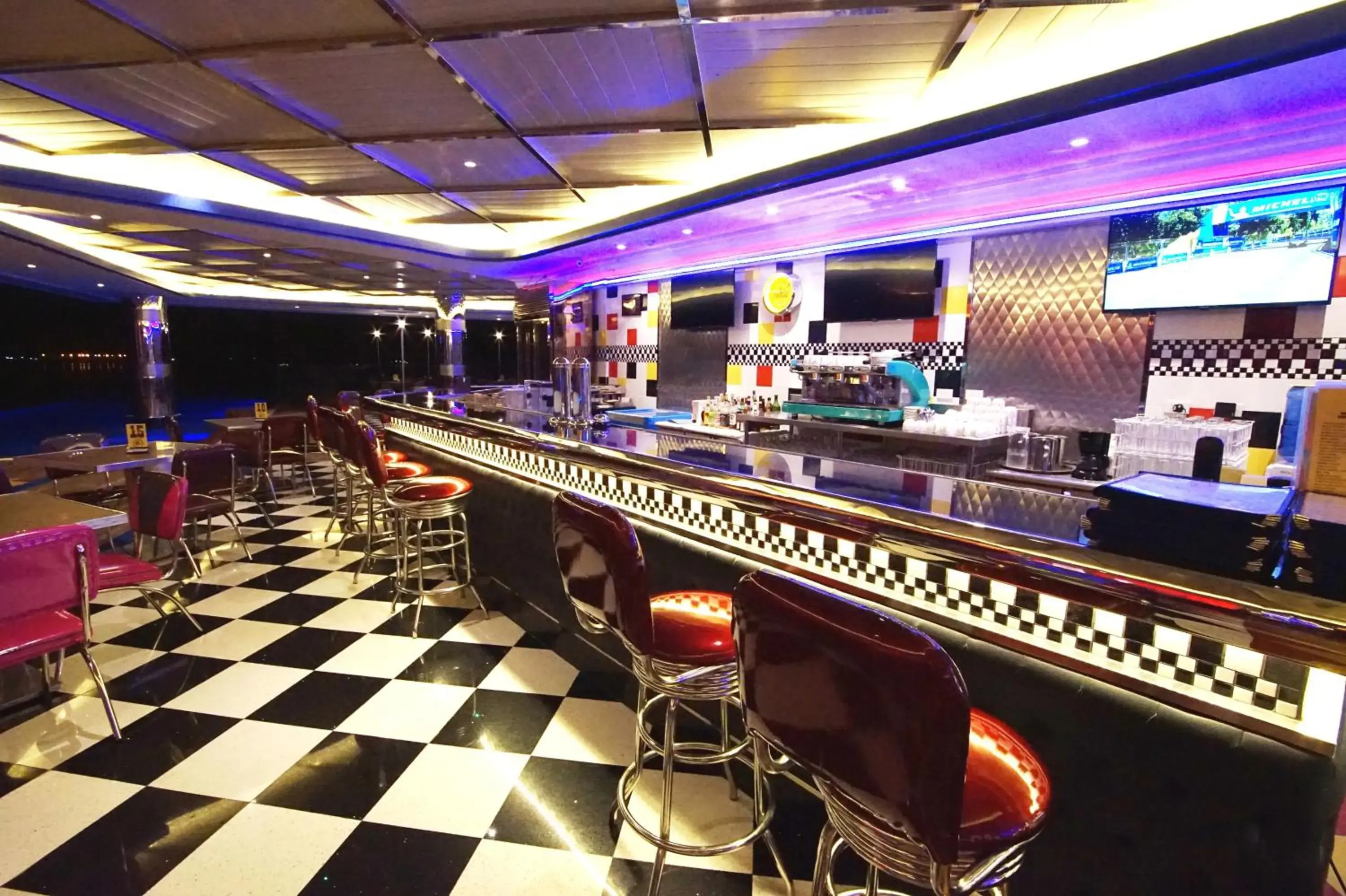 Restaurant/places to eat in Central Park Reef Resort Restaurant/places to eat in Central Park Reef Resort