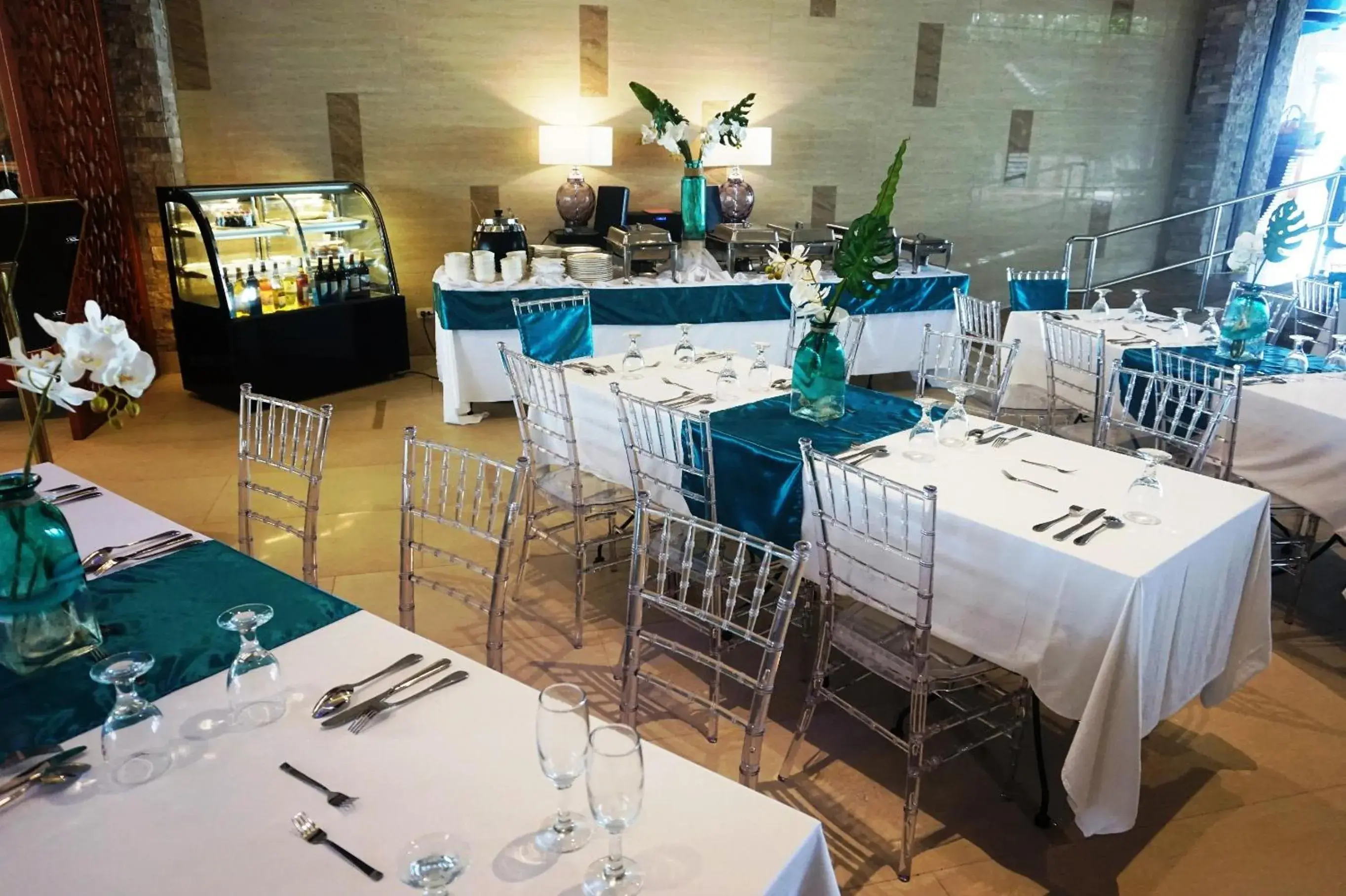 Restaurant/places to eat in Central Park Reef Resort Restaurant/places to eat in Central Park Reef Resort