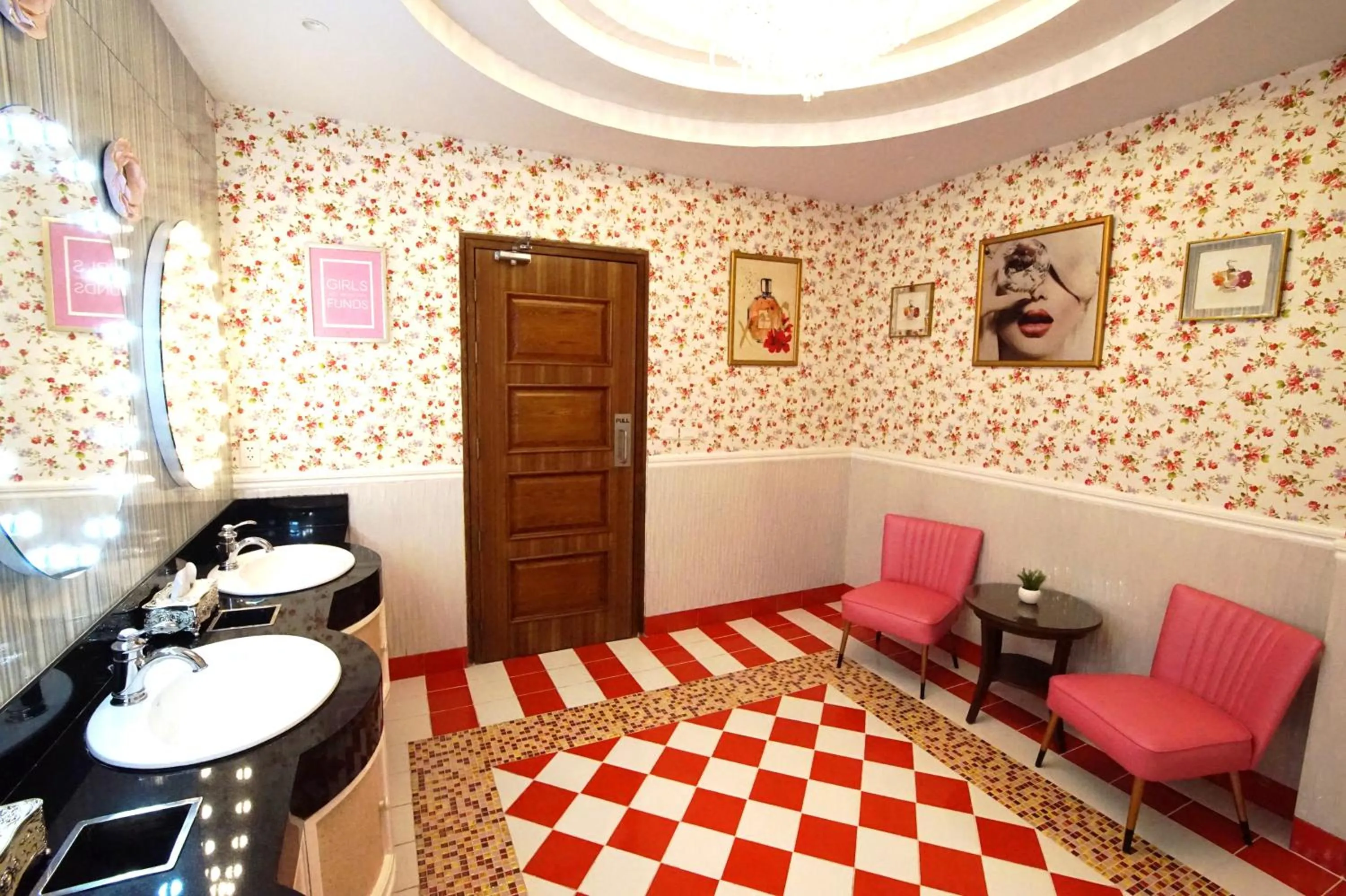 Area and facilities in Central Park Reef Resort