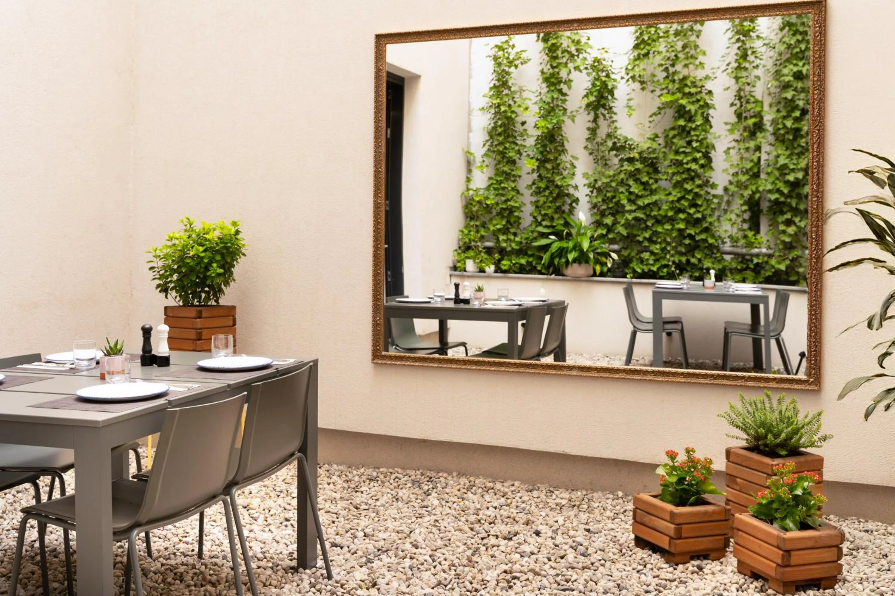 Restaurant/places to eat in INNSiDE by Meliá Prague Old Town