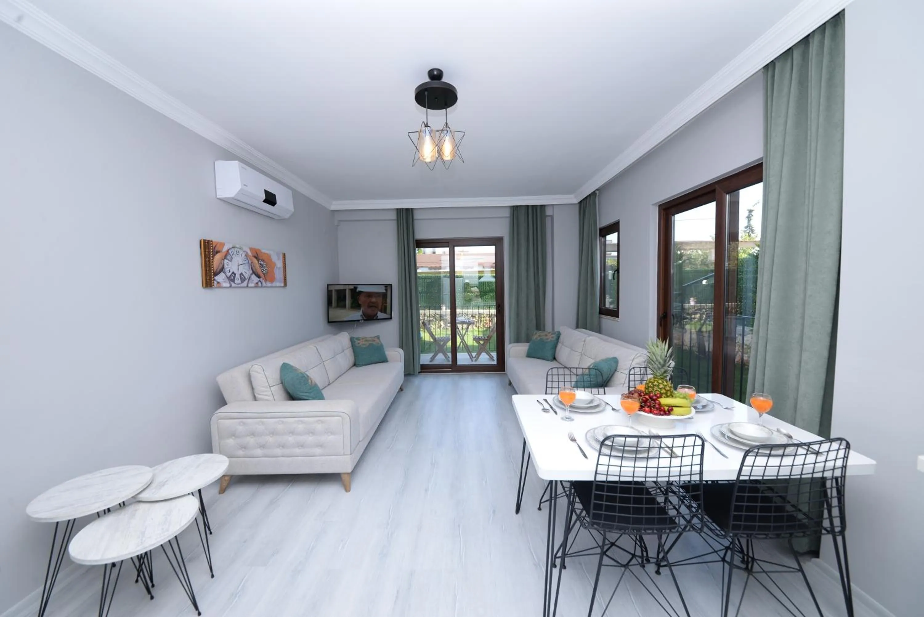 Seating area in Bahçe Apart