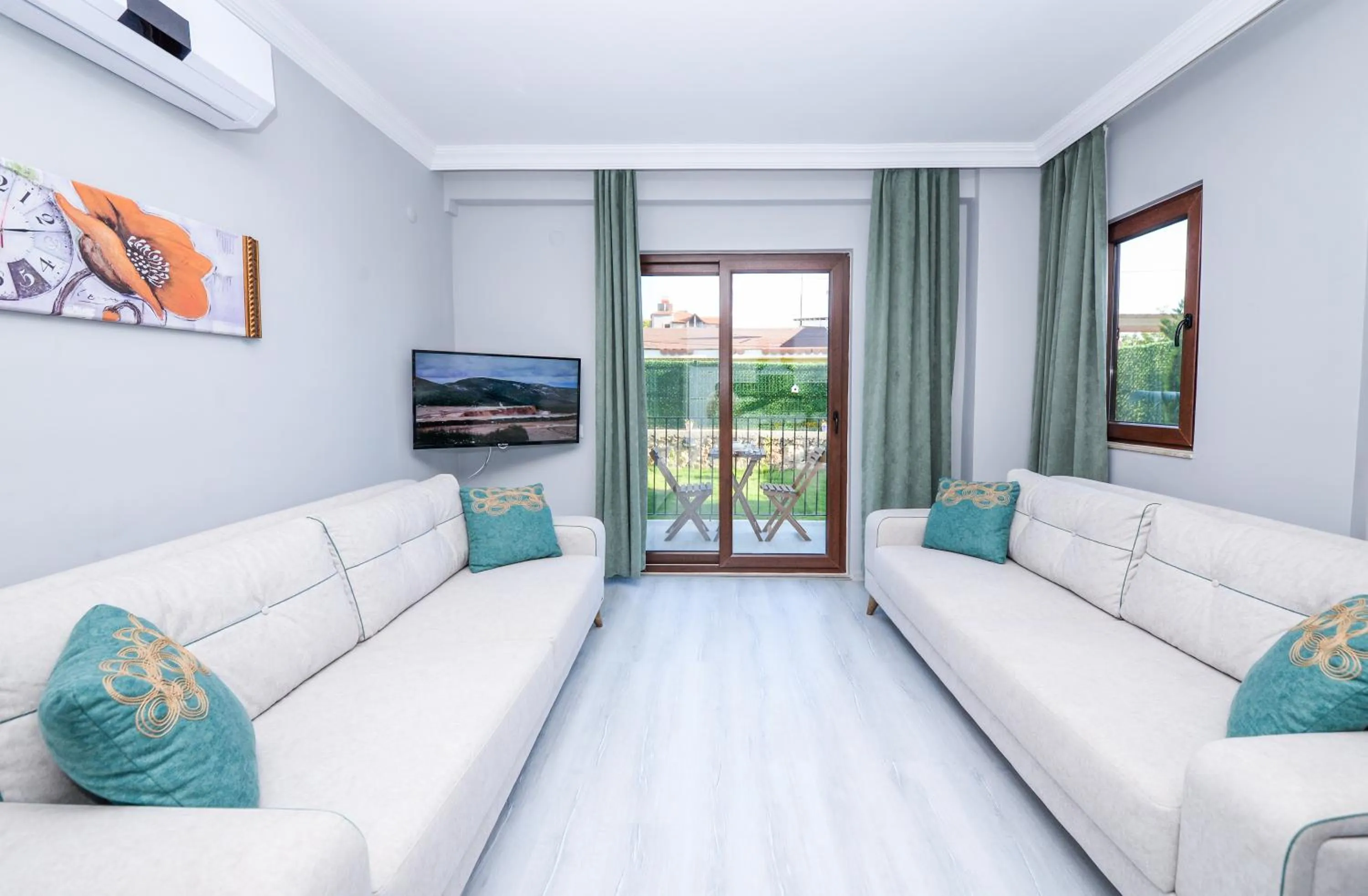 Seating area in Bahçe Apart