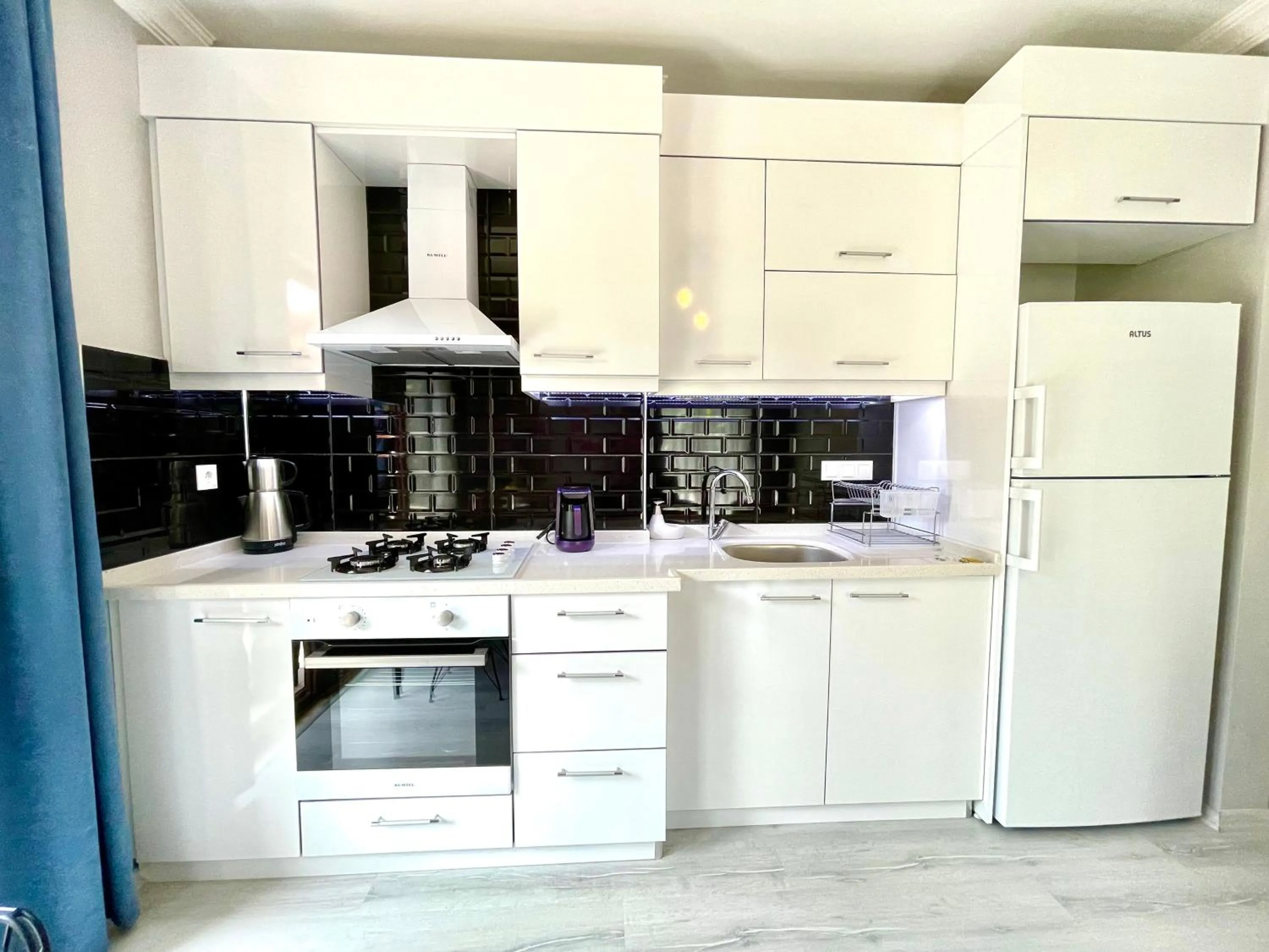 Kitchen or kitchenette in Bahçe Apart
