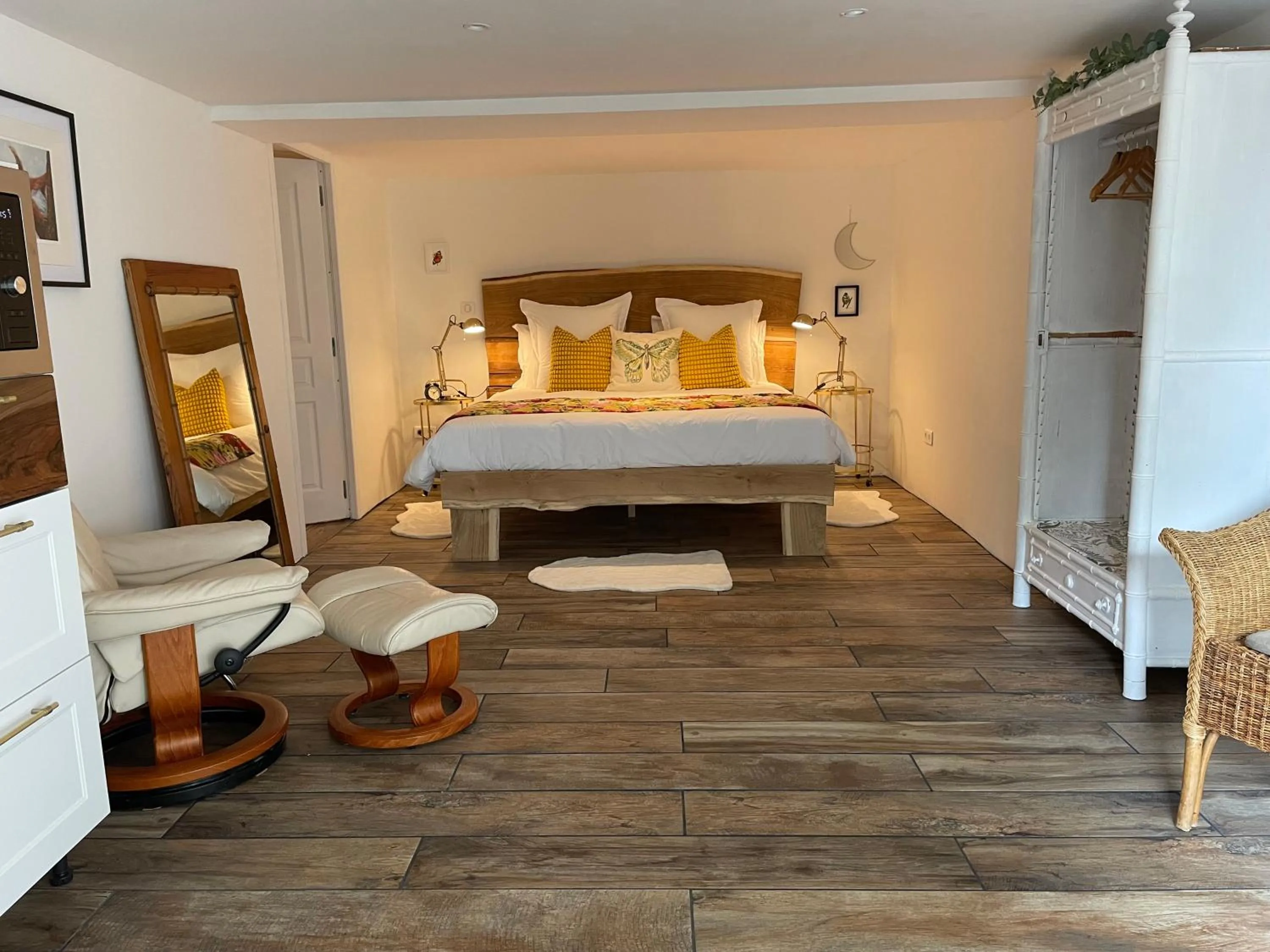 Bathroom, Bed in Le Relais des galets