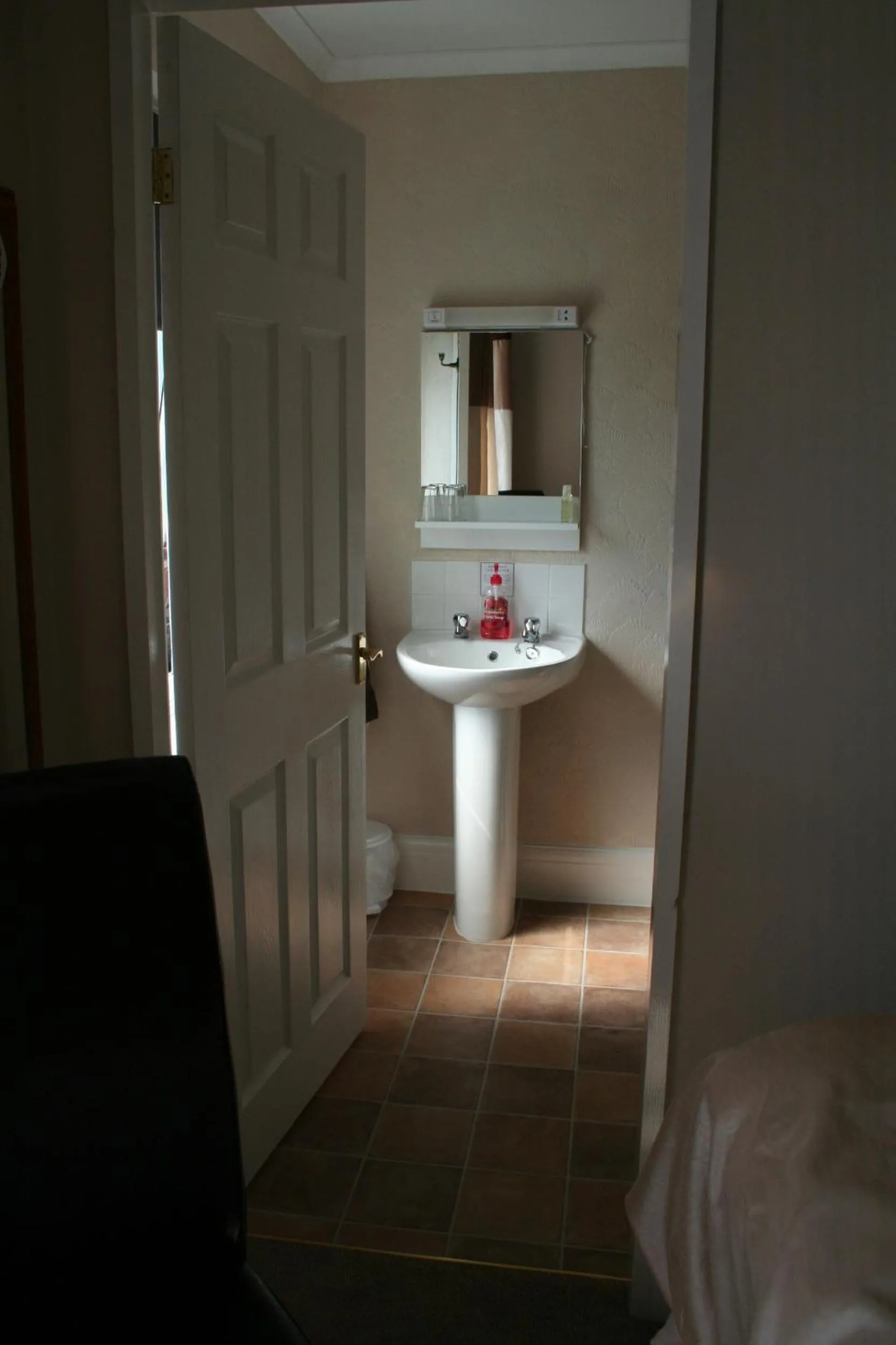 Bathroom, Bed in The Haldon Guest House