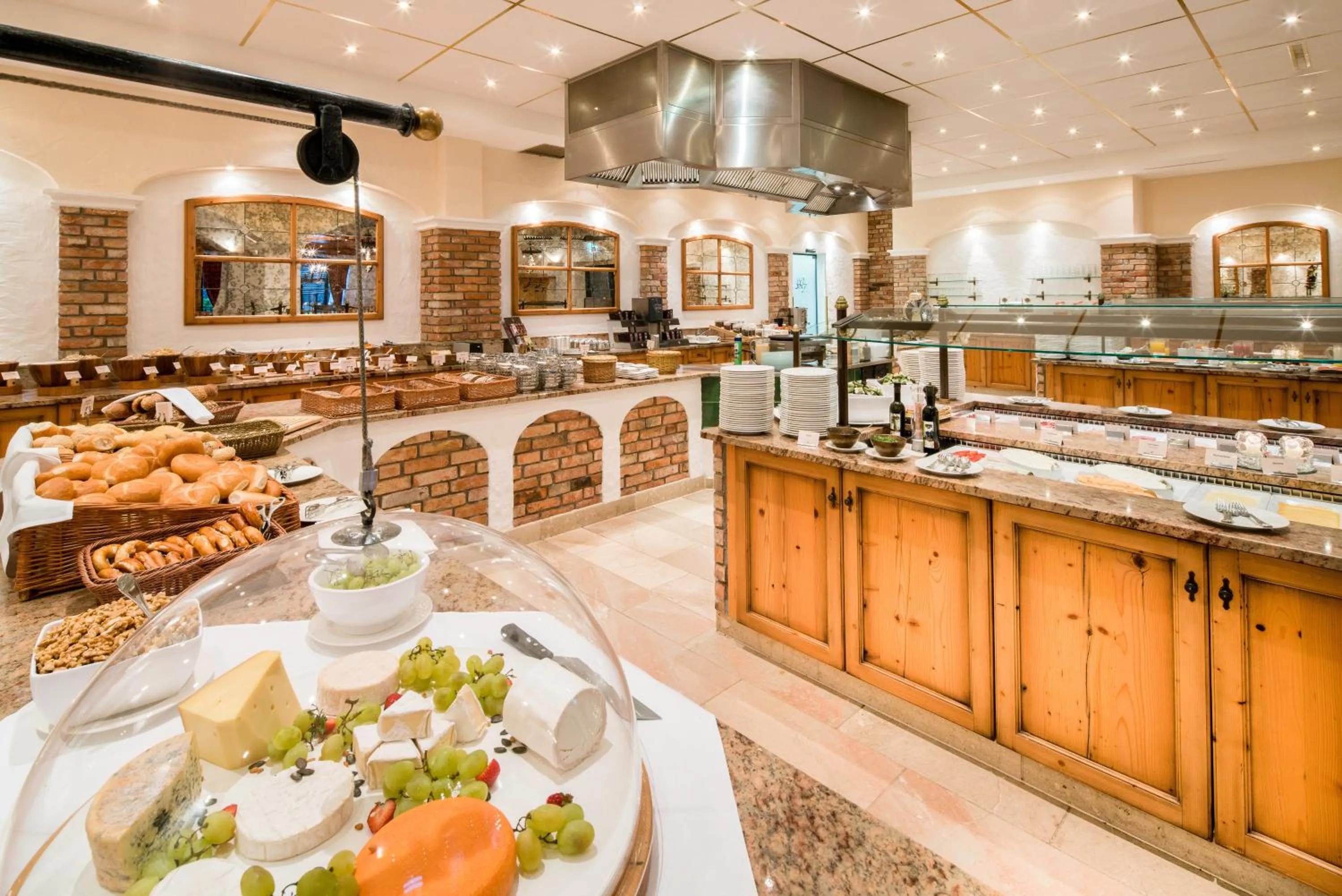 Buffet breakfast in Hotel EDELWEISS Berchtesgaden Superior