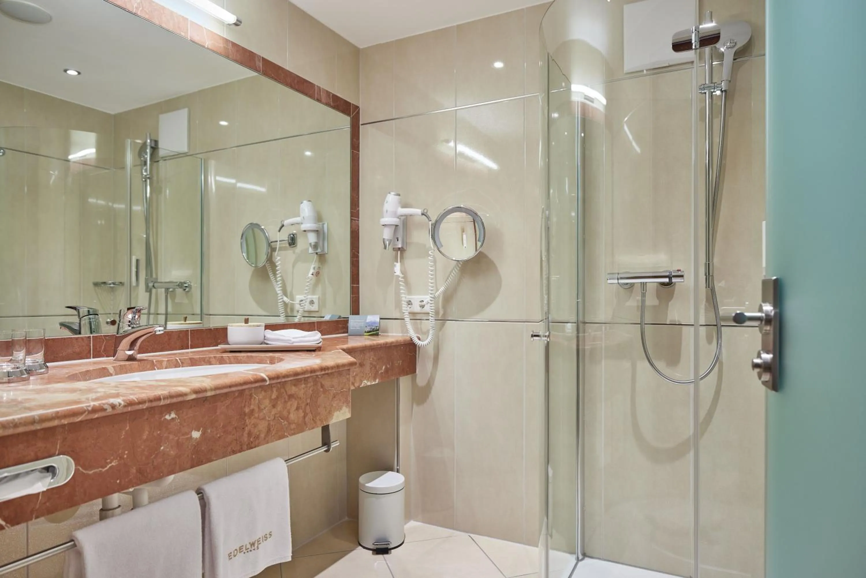 Bathroom in Hotel EDELWEISS Berchtesgaden Superior