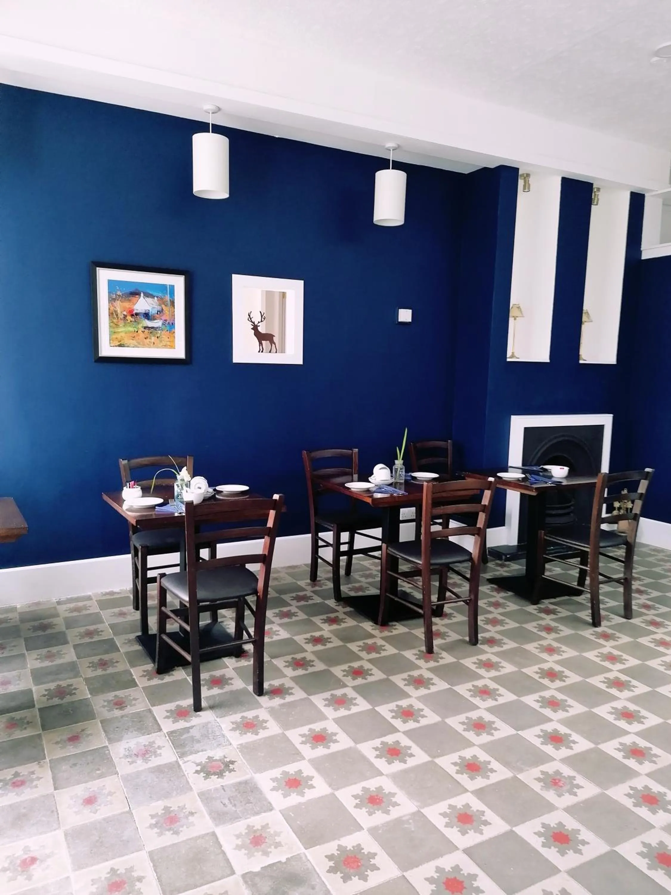 Lounge or bar in The Lodge on the Loch by OYO