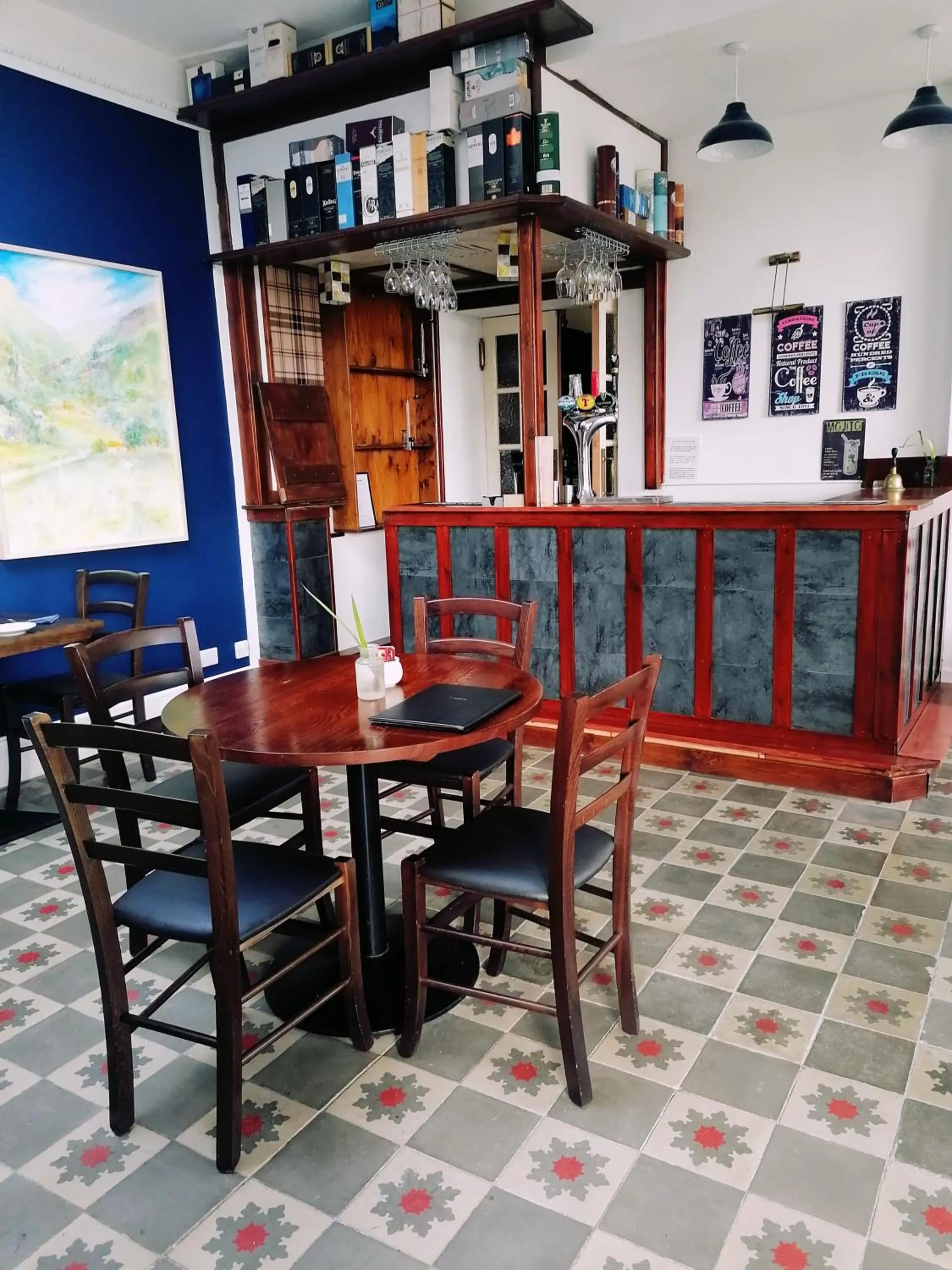 Restaurant/places to eat in The Lodge on the Loch by OYO