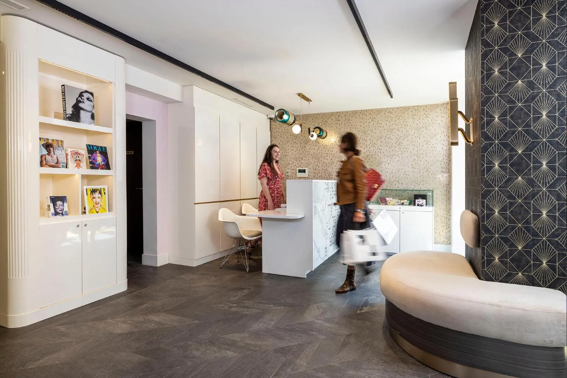 Lobby or reception in Hôtel Nude Paris - Color Vision