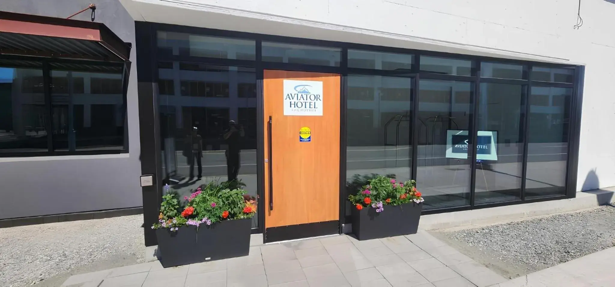 Property building in Aviator Hotel Anchorage Property building in Aviator Hotel Anchorage