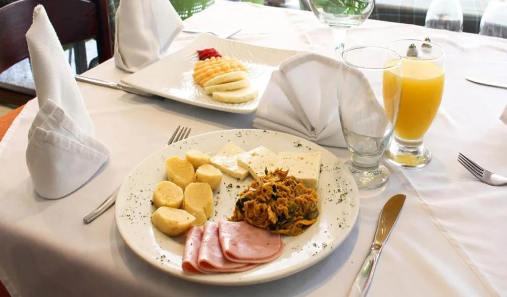 Lounge or bar in Hotel Cristina Suites