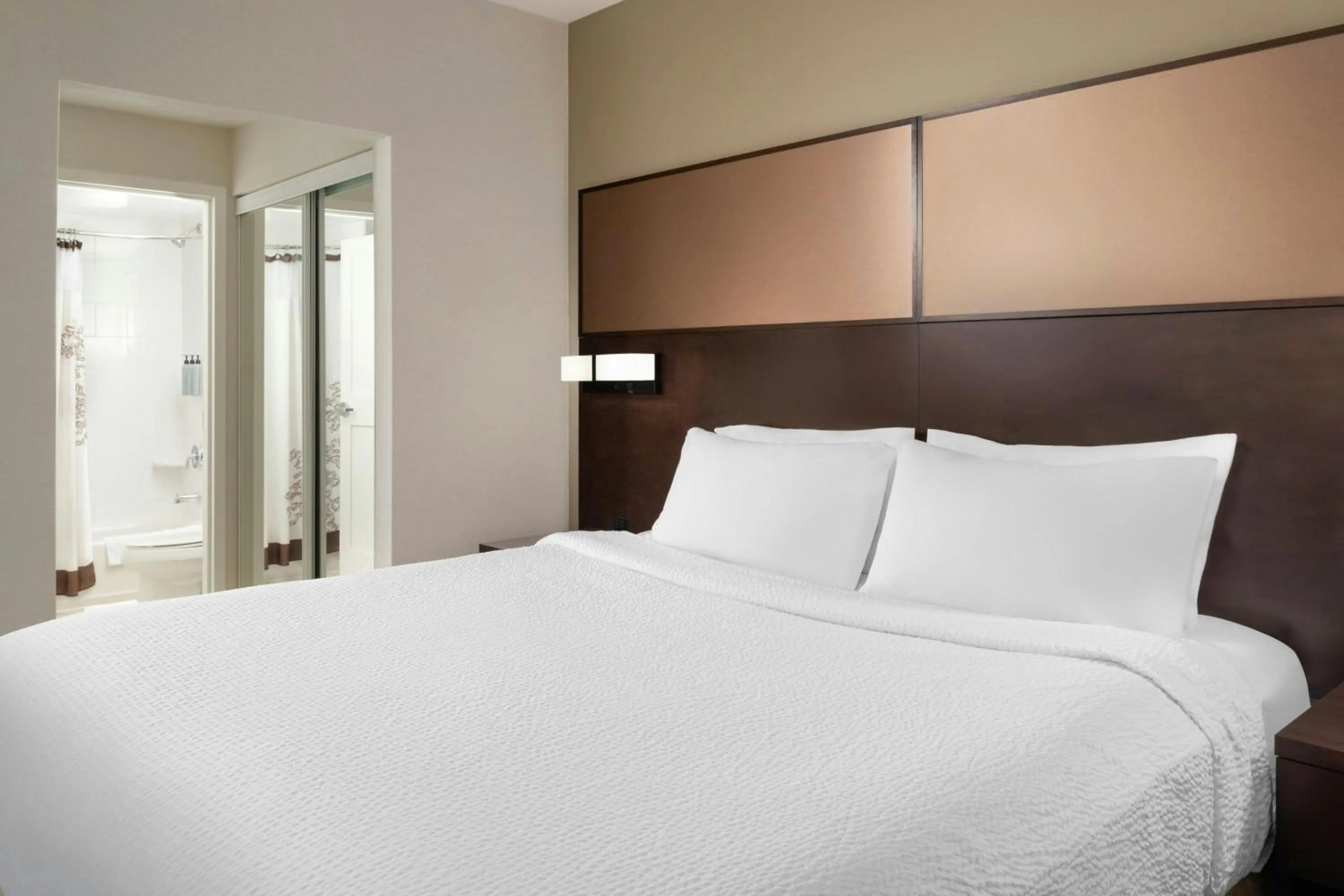 Bedroom, Bed in Residence Inn by Marriott Ottawa Airport