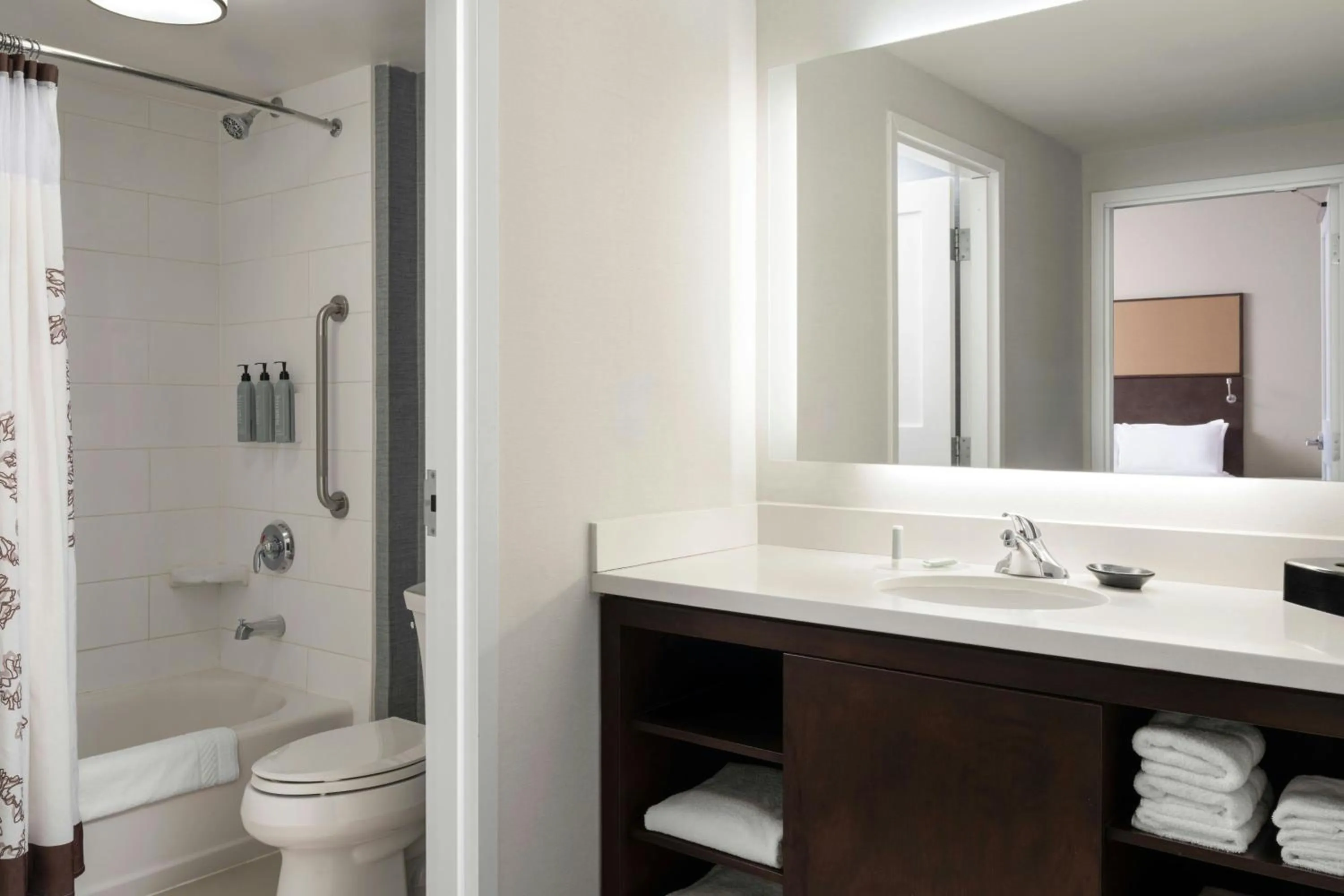 Bathroom in Residence Inn by Marriott Ottawa Airport