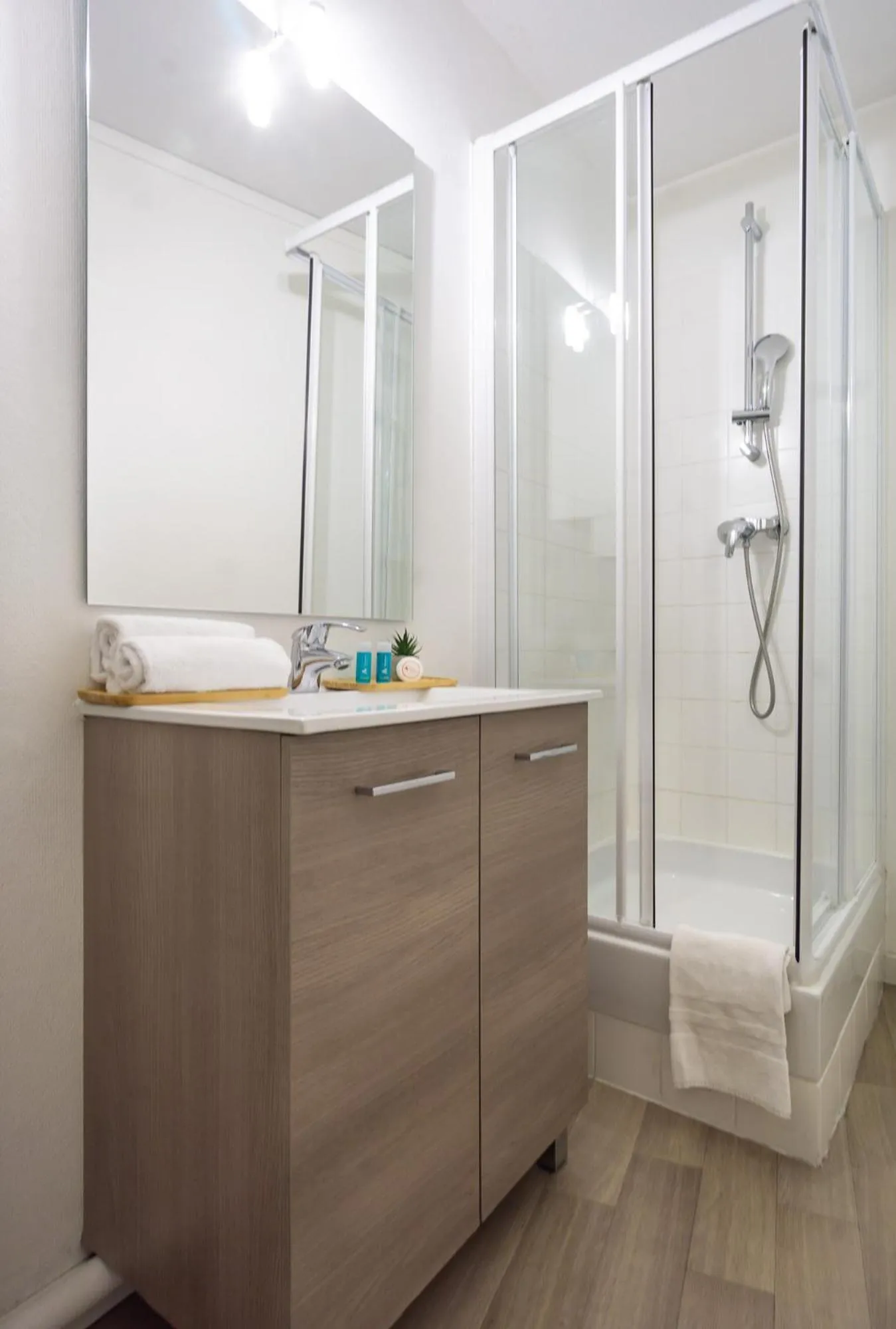 Bathroom in City Résidence Strasbourg Centre