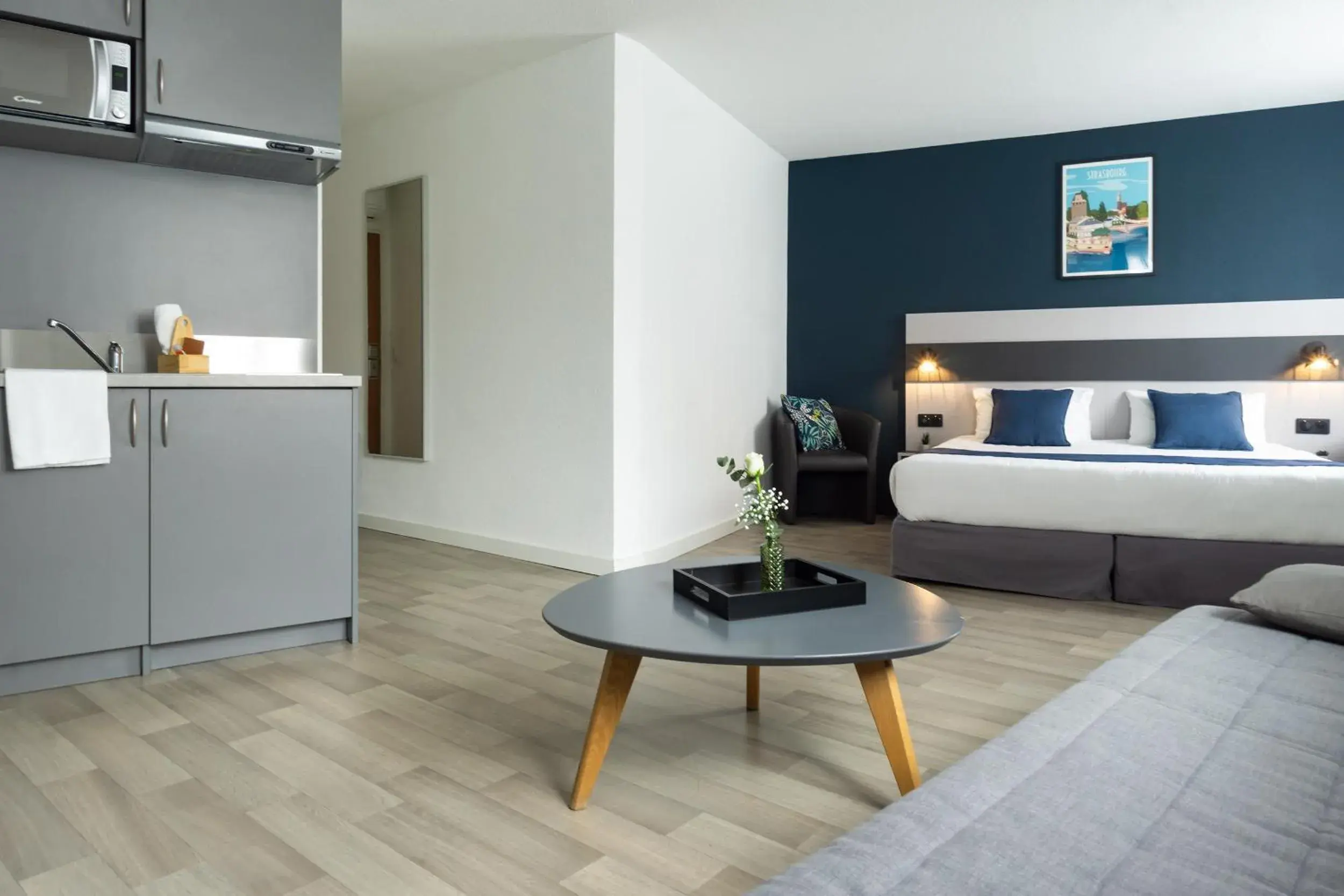 Photo of the whole room, Bed in City Résidence Strasbourg Centre Photo of the whole room, Bed in City Résidence Strasbourg Centre