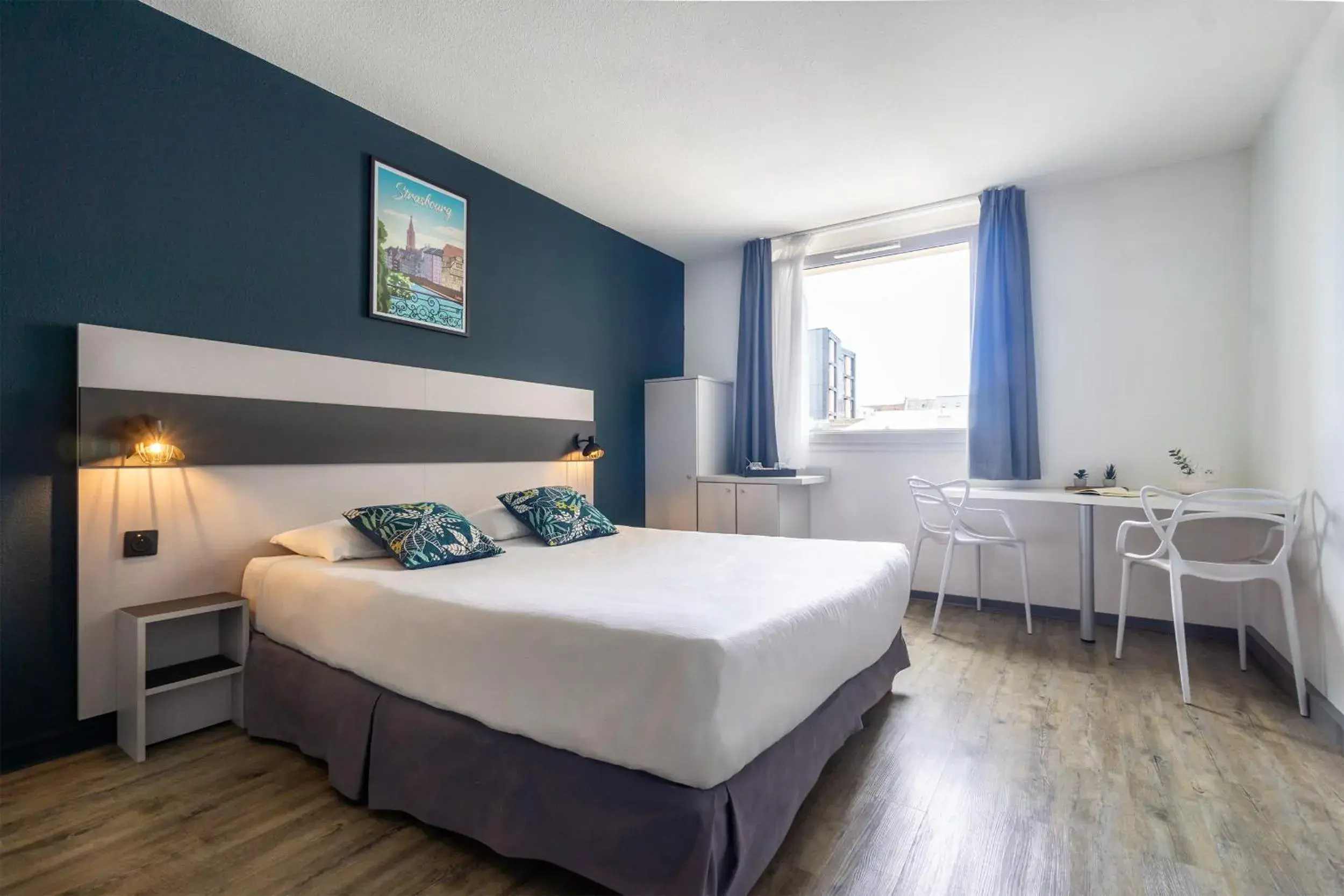 Photo of the whole room, Bed in City Résidence Strasbourg Centre Photo of the whole room, Bed in City Résidence Strasbourg Centre