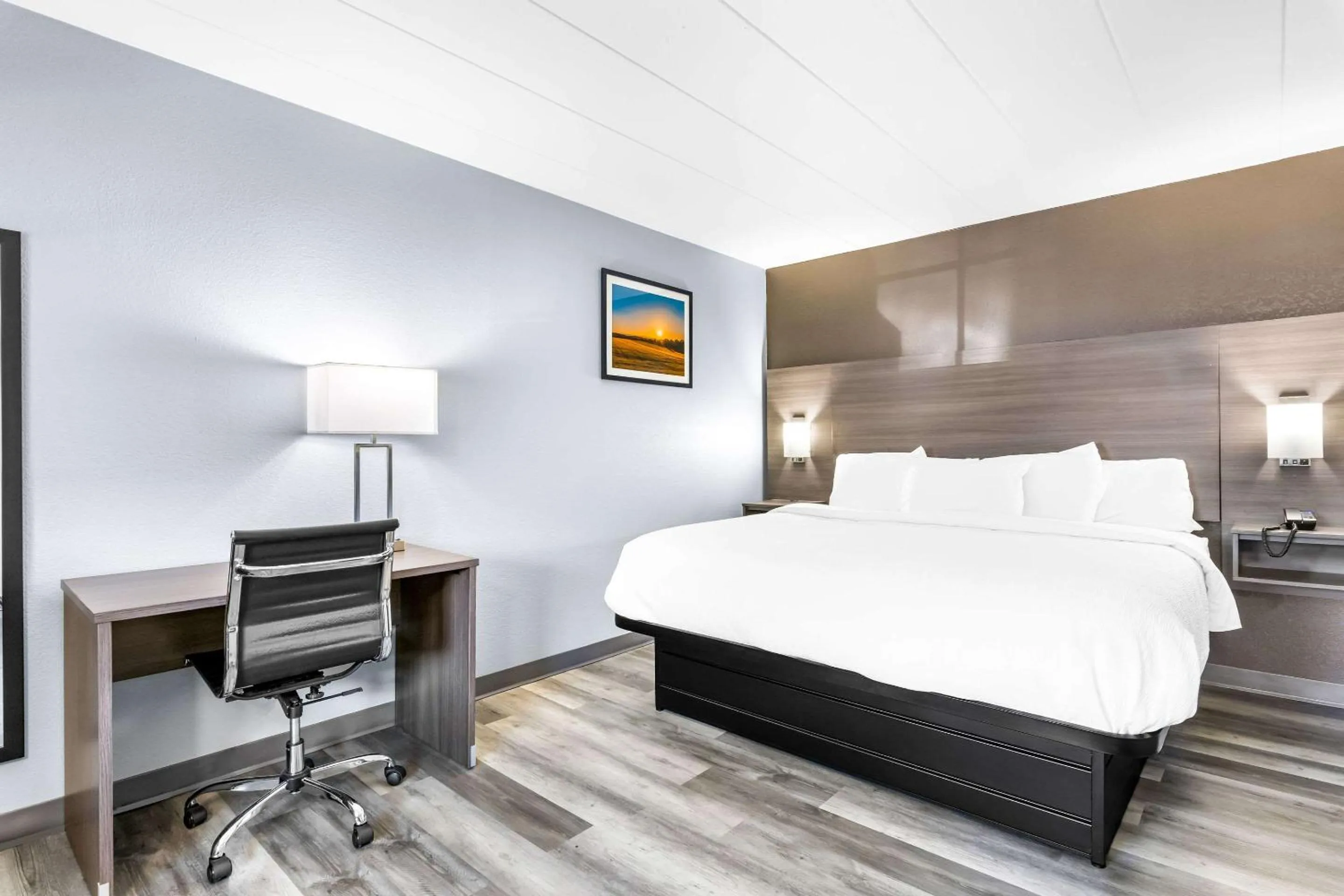 Bedroom, Bed in Quality Inn Lawrenceburg