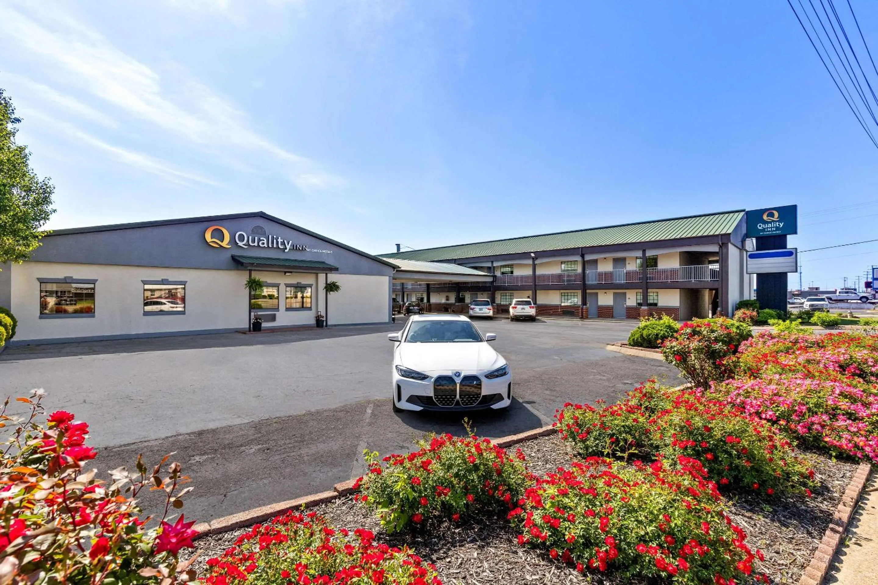 Property building in Quality Inn Lawrenceburg