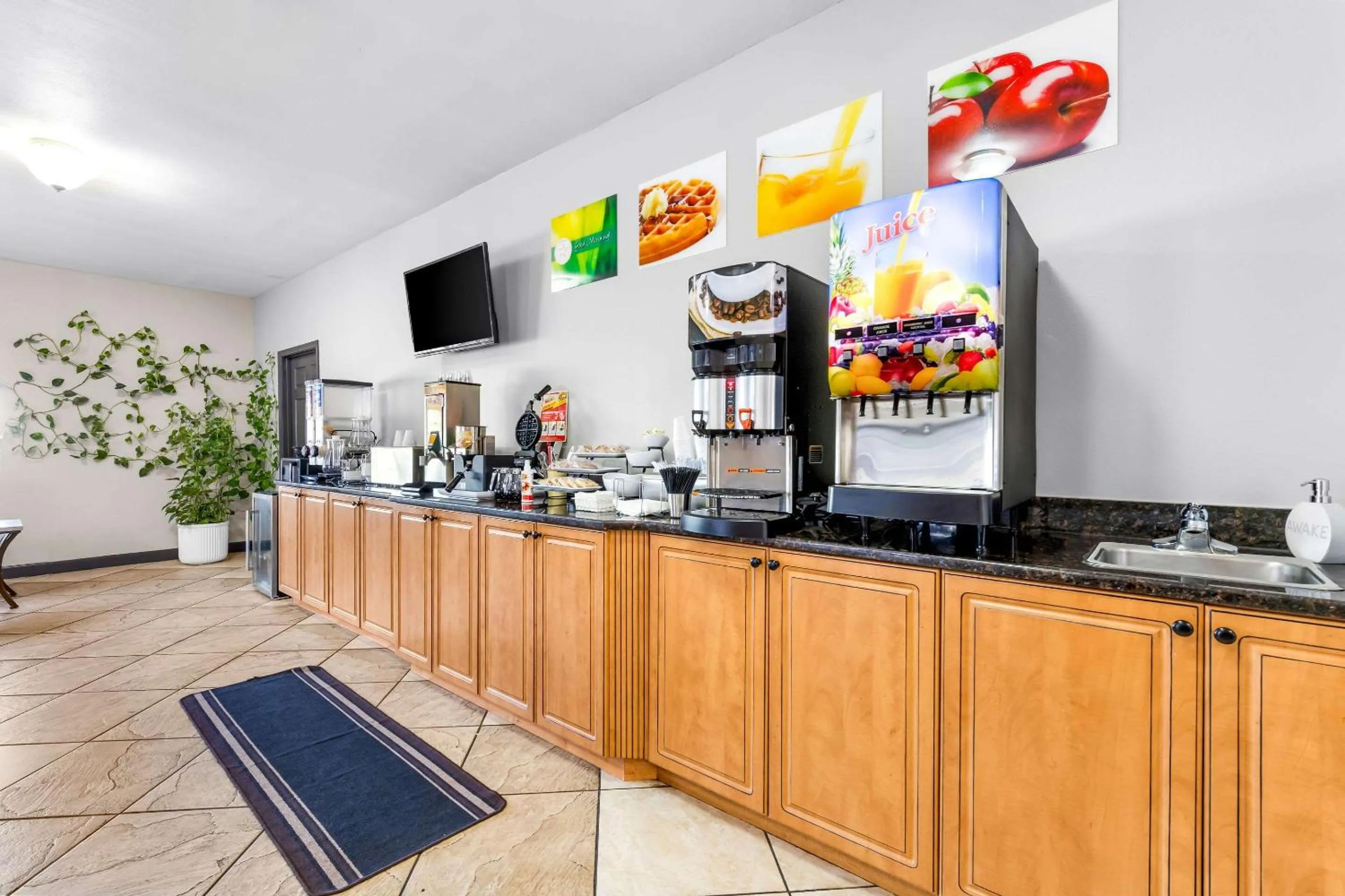 Breakfast in Quality Inn Lawrenceburg