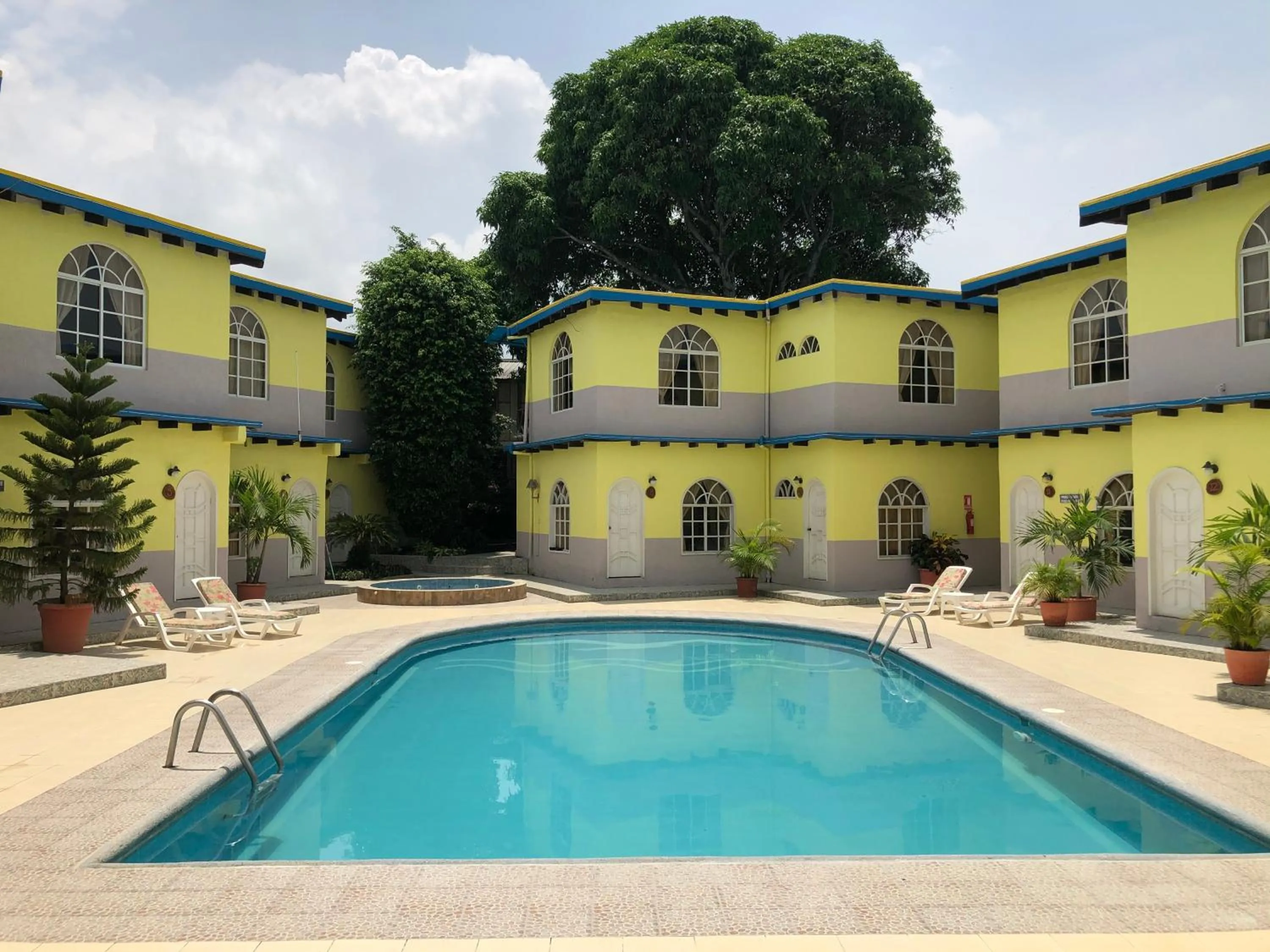 Swimming pool in Hotel Puerto Gaviota