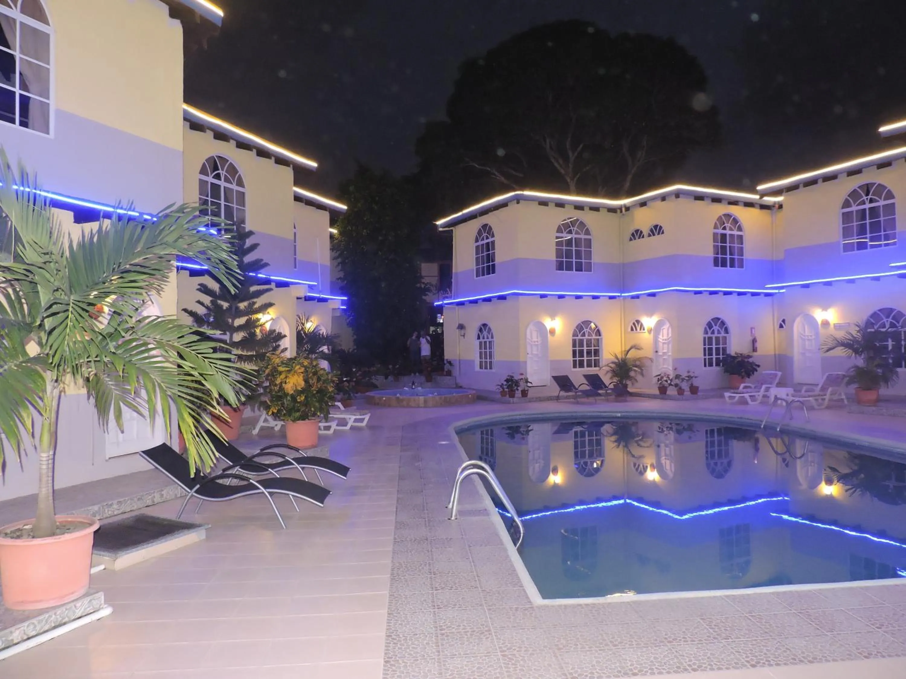 Swimming pool in Hotel Puerto Gaviota