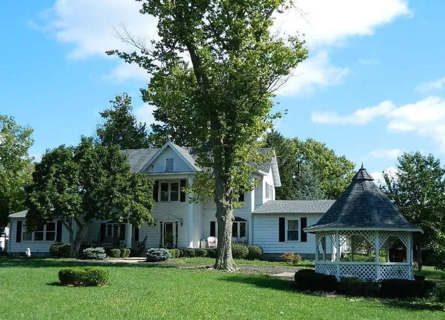 Property building in Speedway Legacy Inn