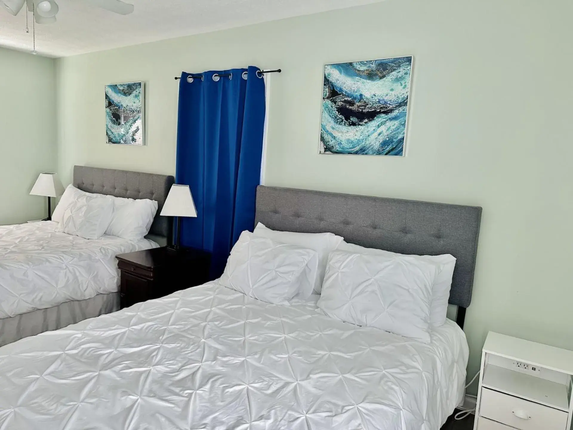 Bedroom, Bed in Speedway Legacy Inn Bedroom, Bed in Speedway Legacy Inn