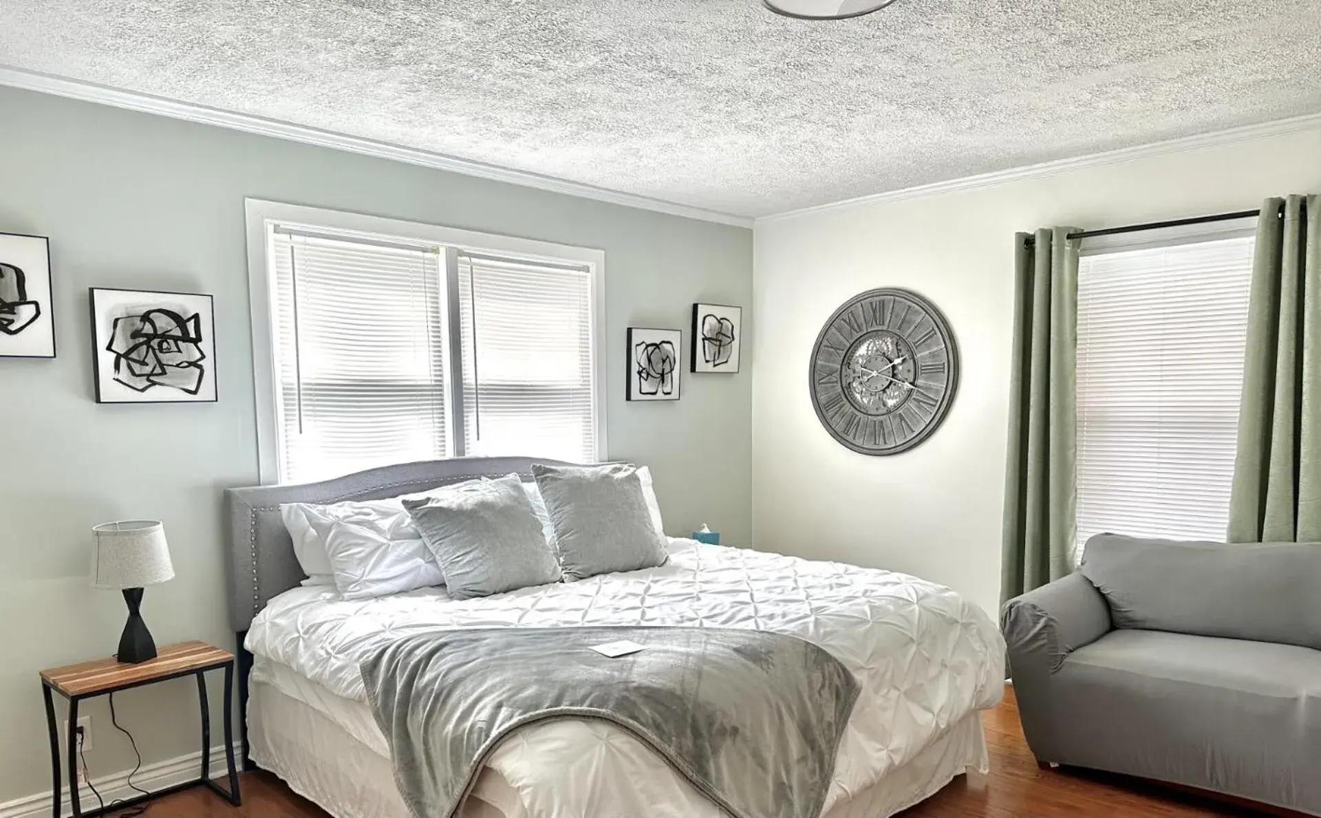 Bedroom, Bed in Speedway Legacy Inn Bedroom, Bed in Speedway Legacy Inn