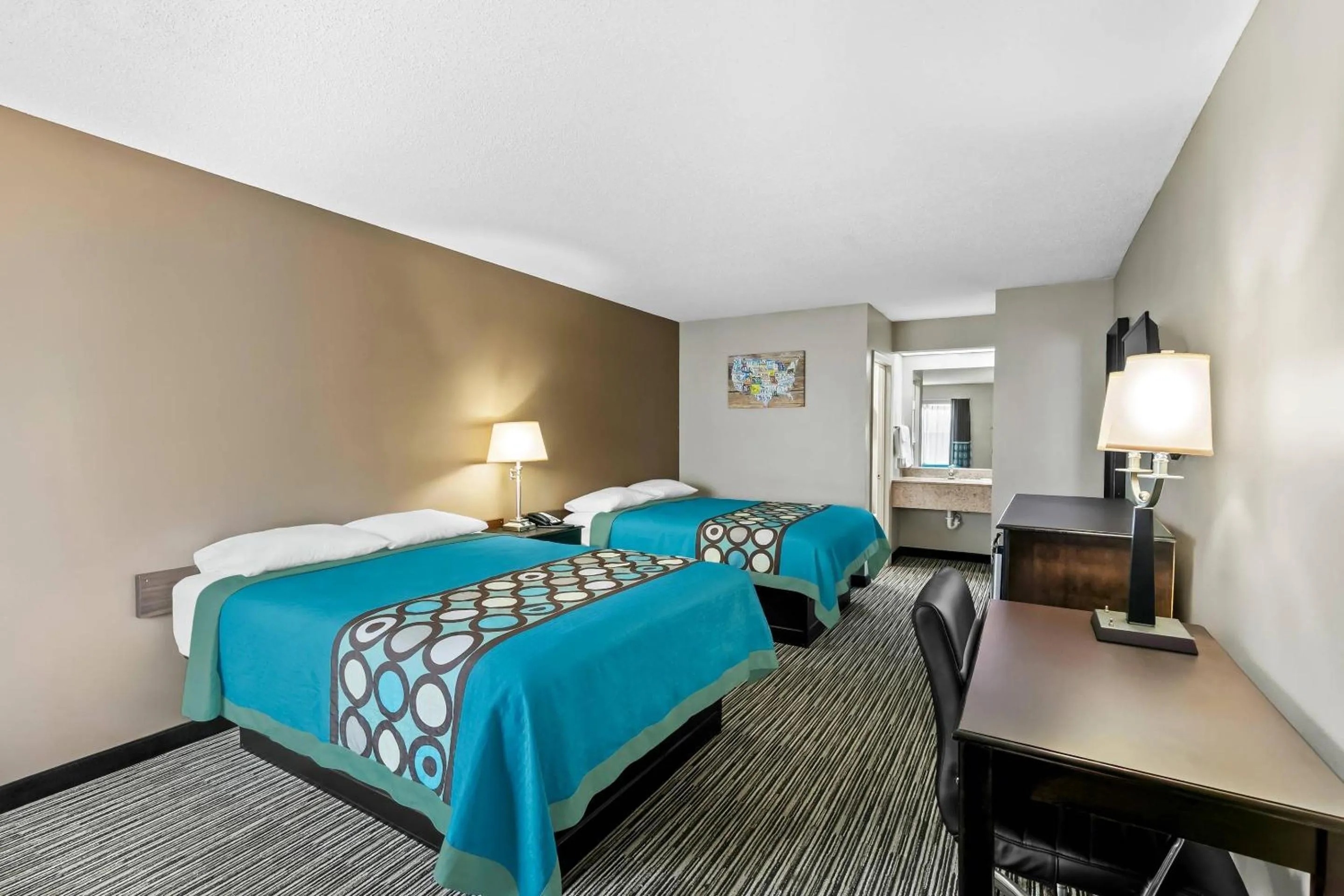 Bedroom, Bed in Econo Lodge Elberton