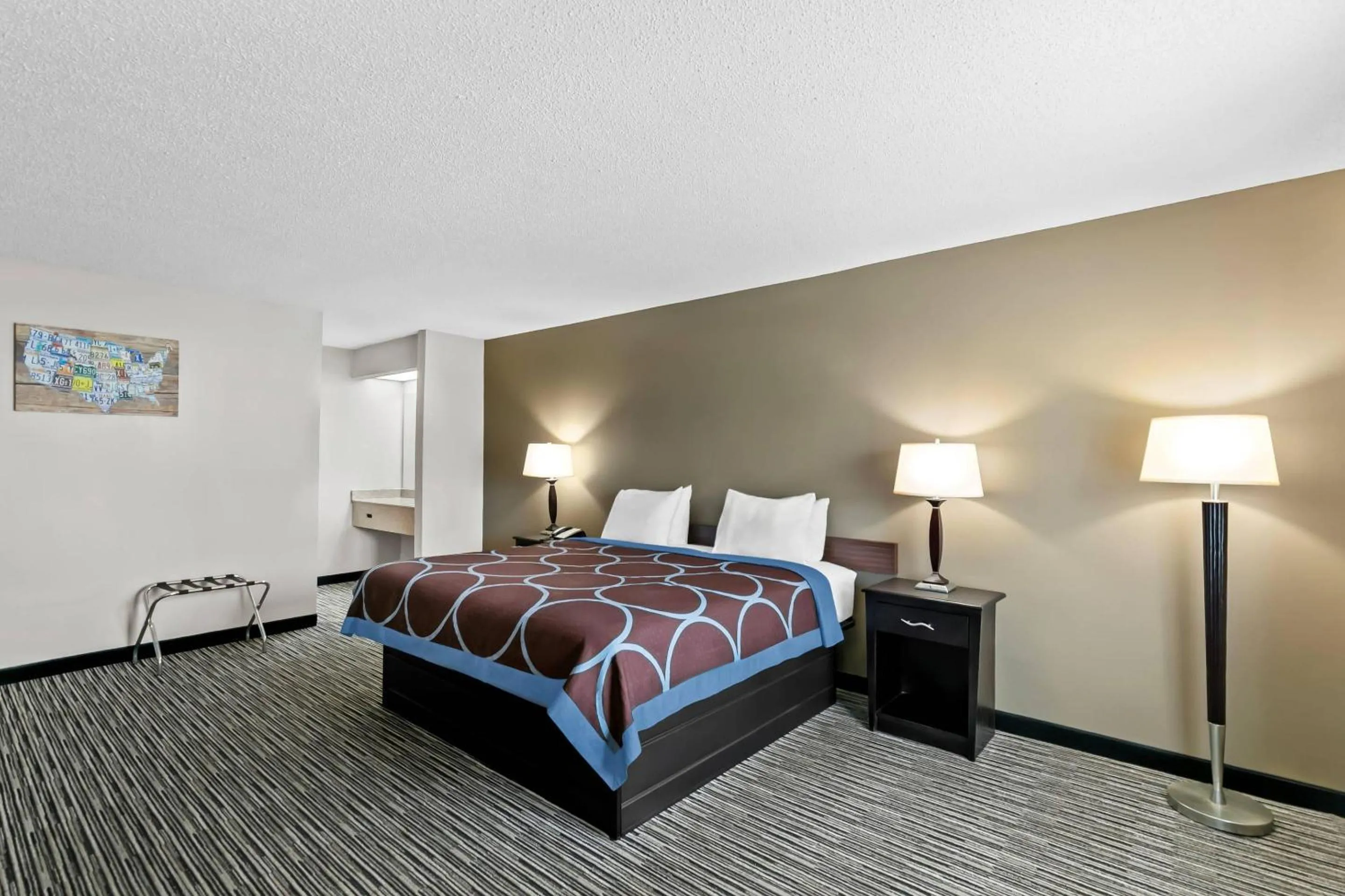 Bedroom, Bed in Econo Lodge Elberton