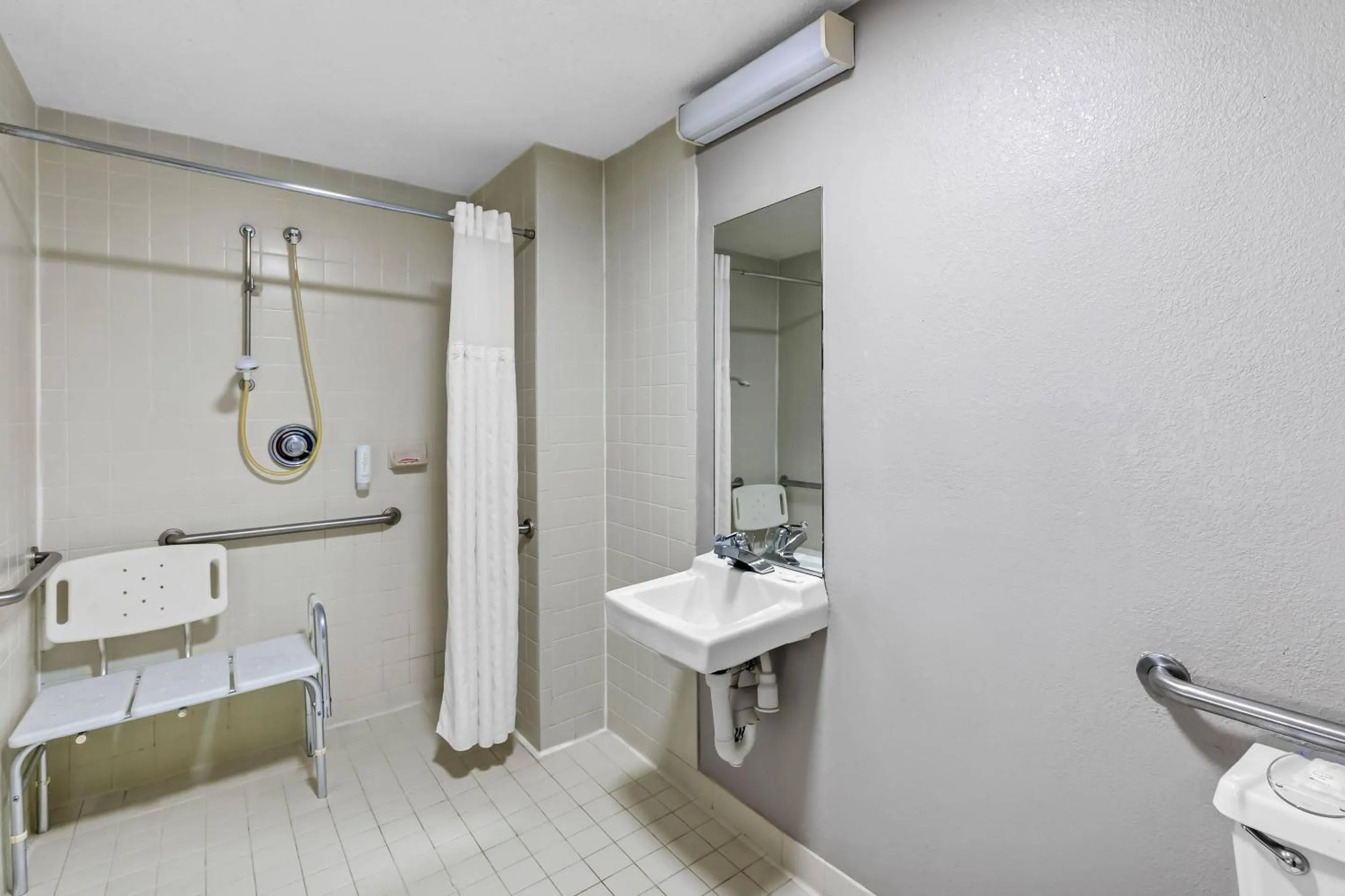 Bedroom in Econo Lodge Elberton