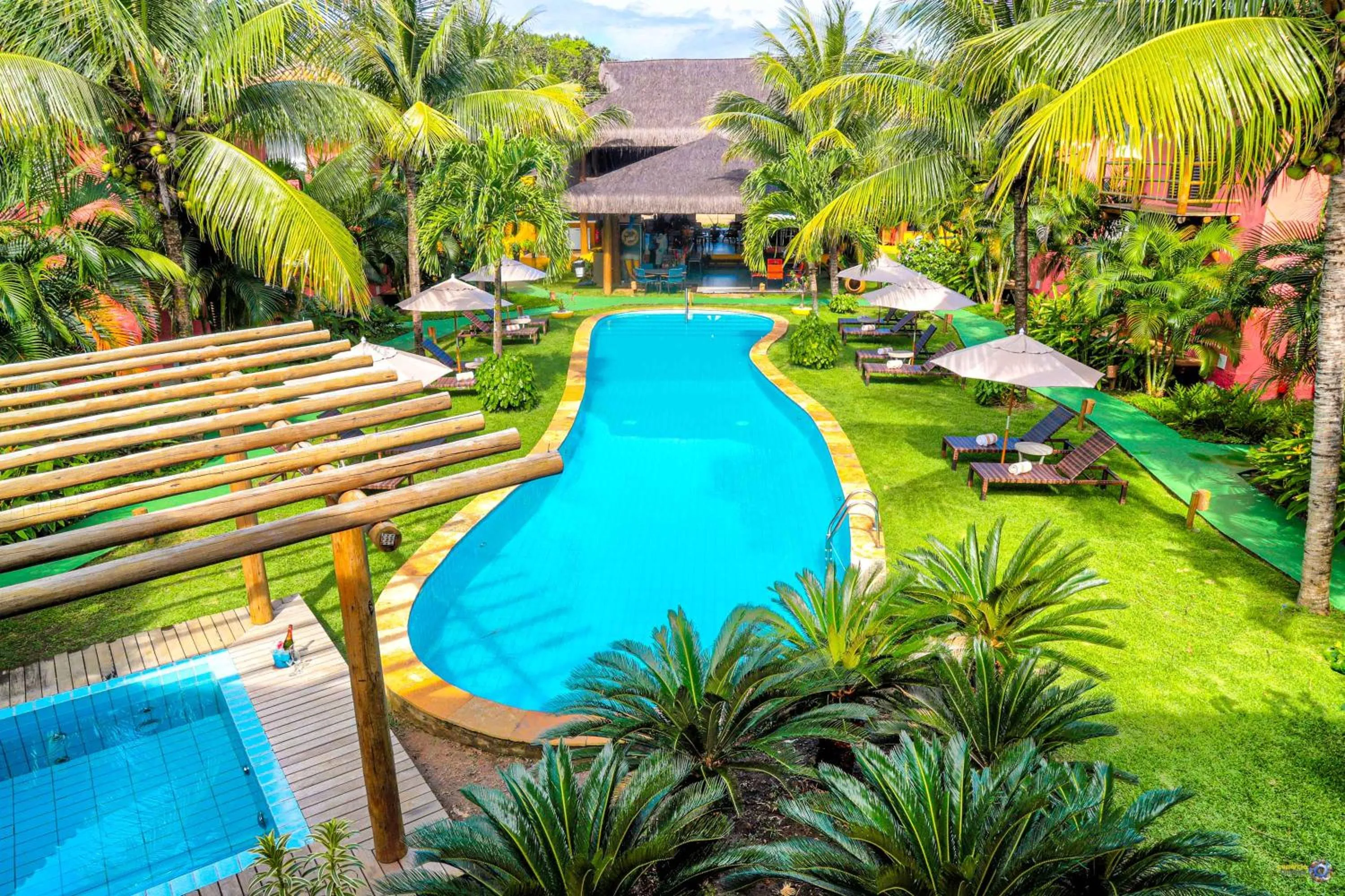 Swimming pool in Pousada Vira Canoa