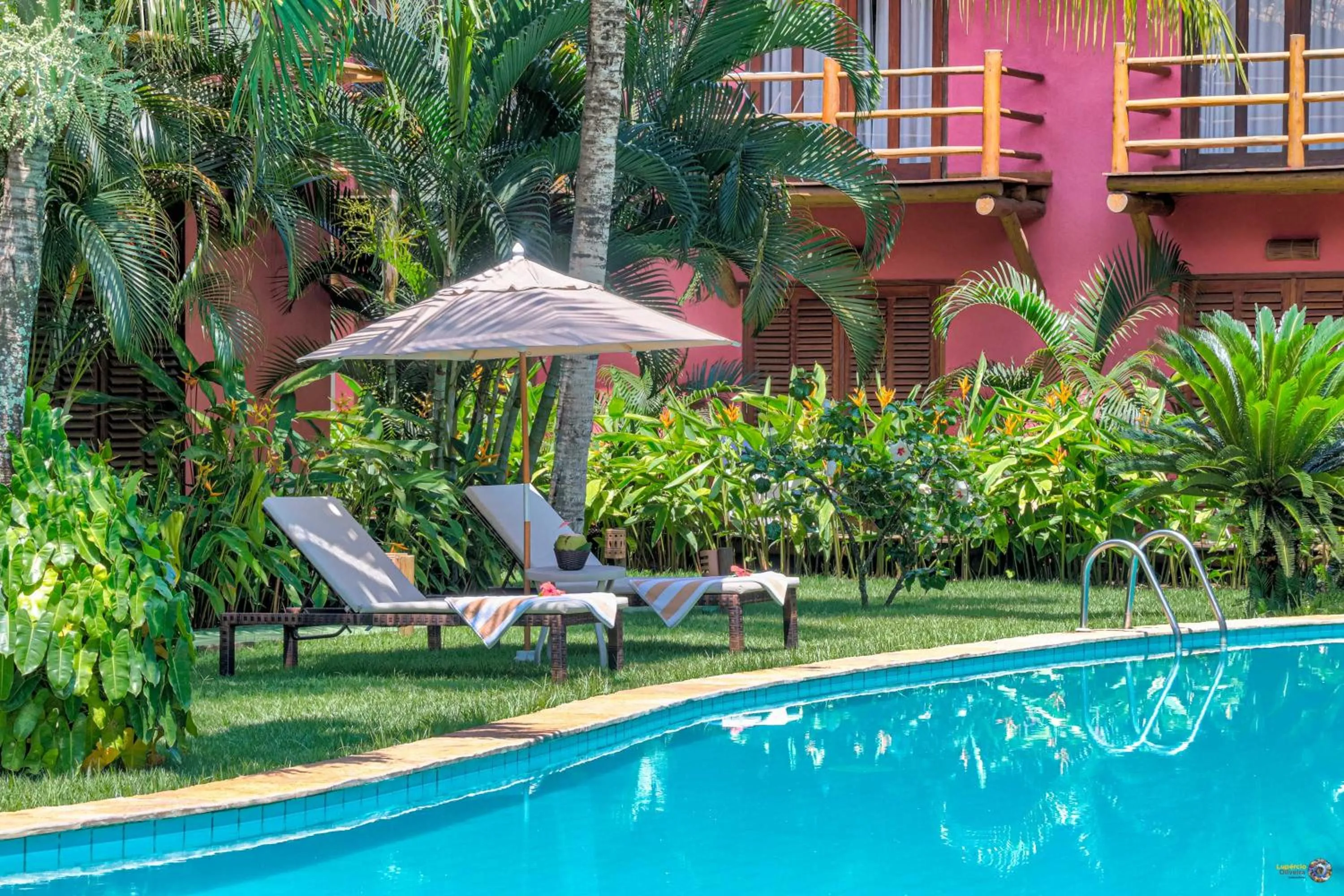 Swimming pool in Pousada Vira Canoa