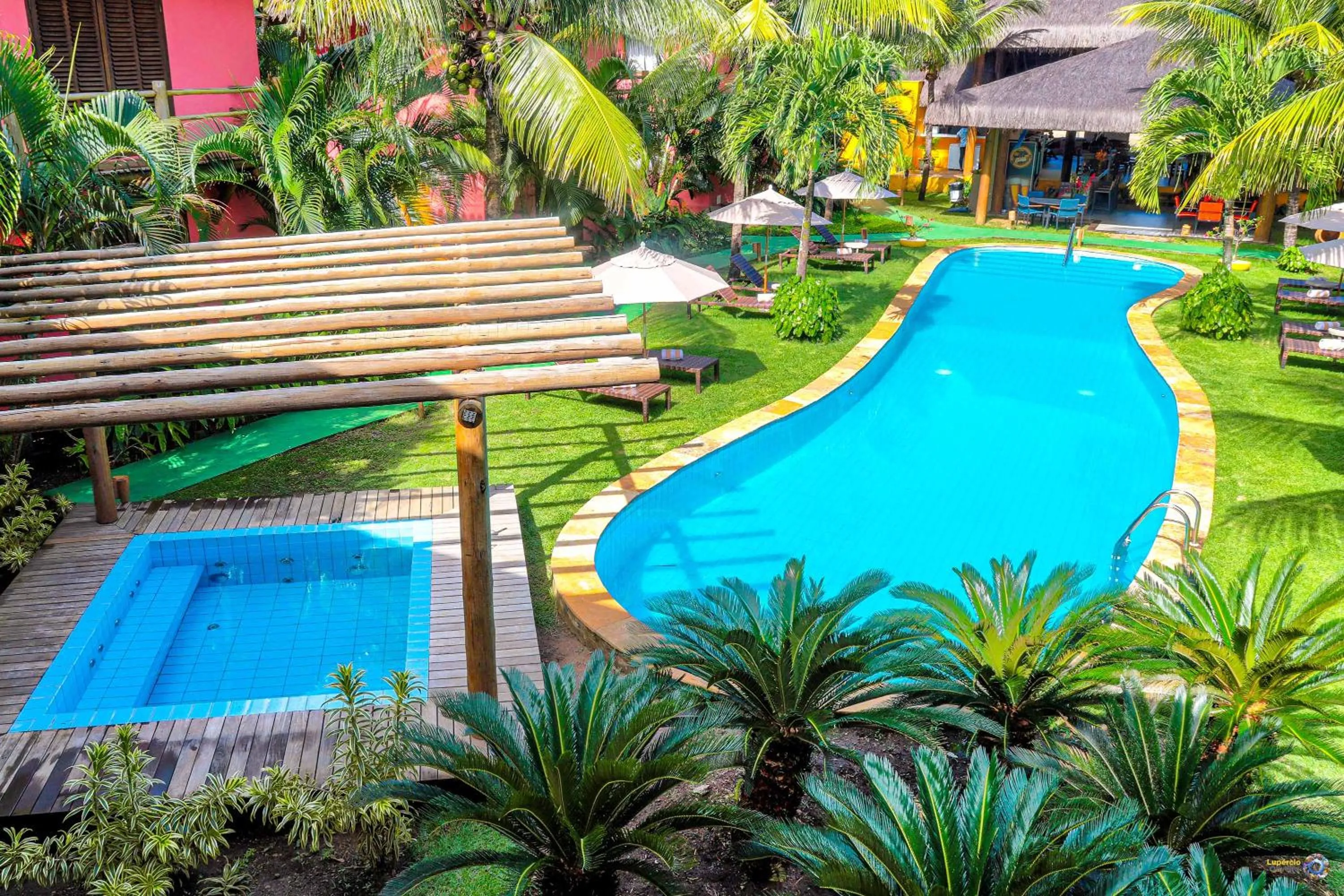 Swimming pool in Pousada Vira Canoa