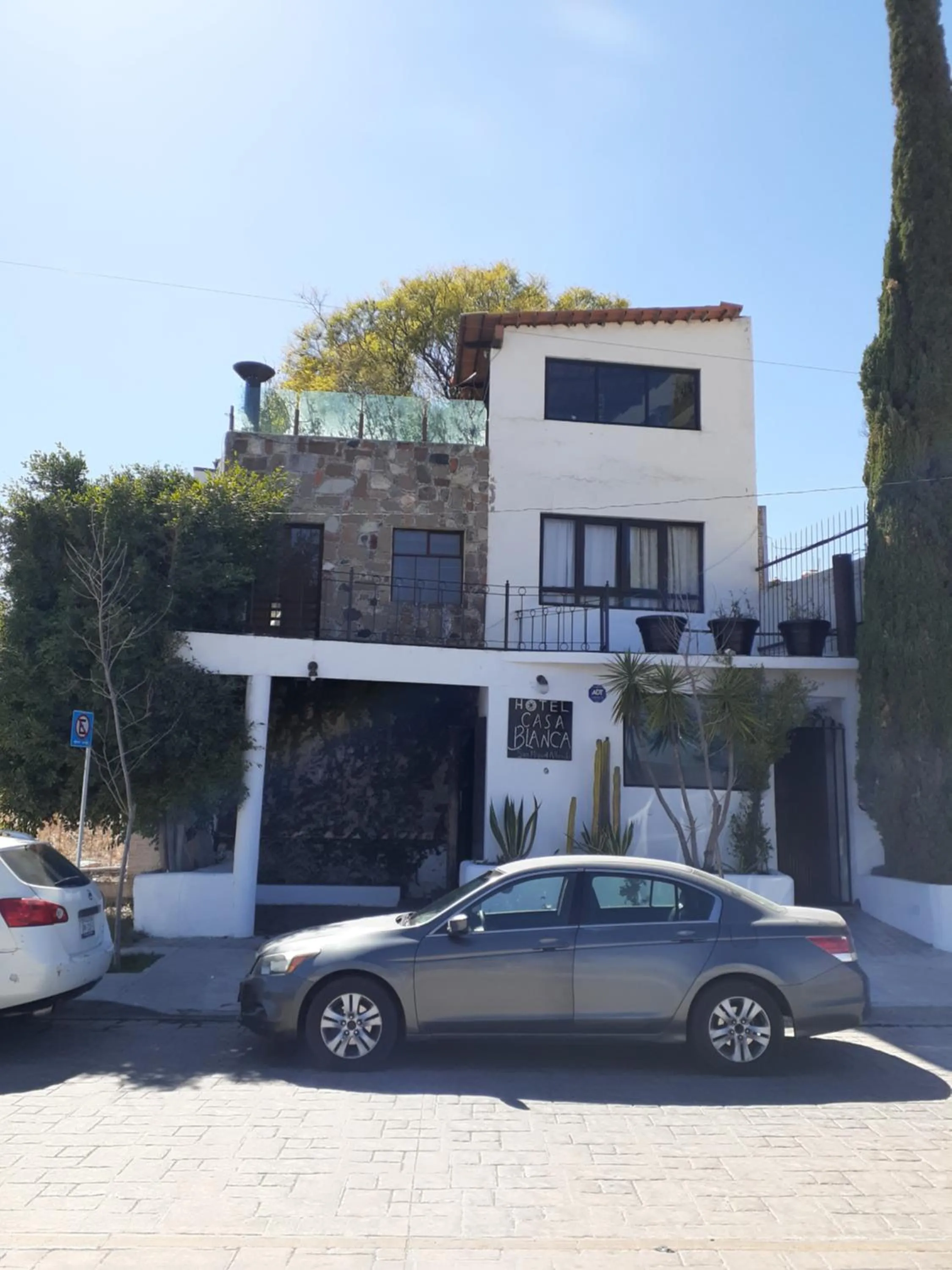 Property building in Casa Blanca San Miguel