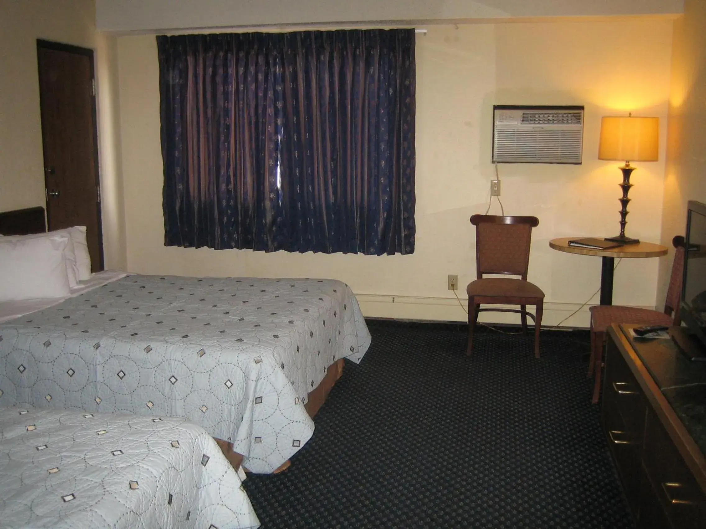 Bedroom, Bed in Knights Inn Litchfield Bedroom, Bed in Knights Inn Litchfield