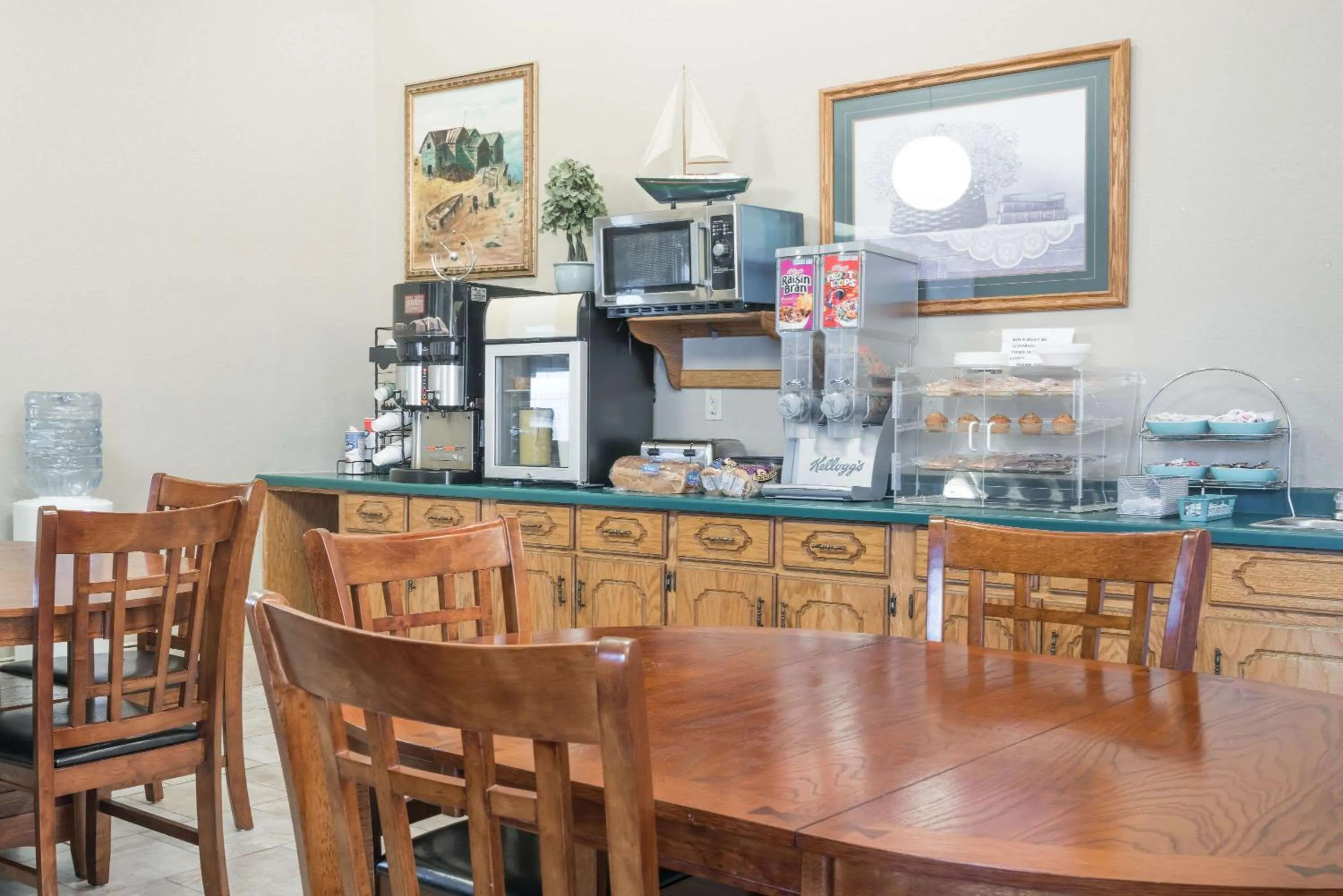 On site in Knights Inn Litchfield