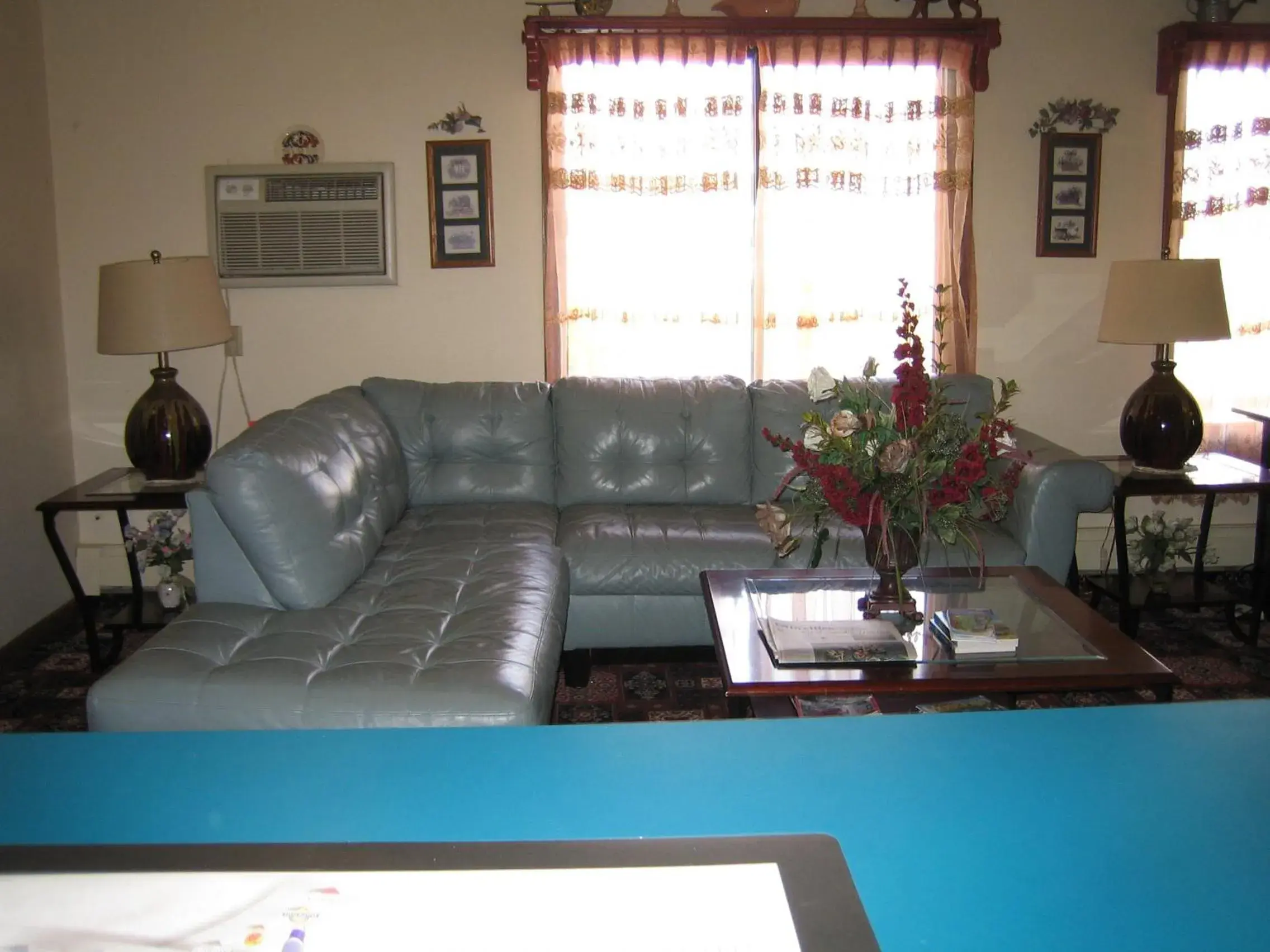 Lounge or bar in Knights Inn Litchfield Lounge or bar in Knights Inn Litchfield