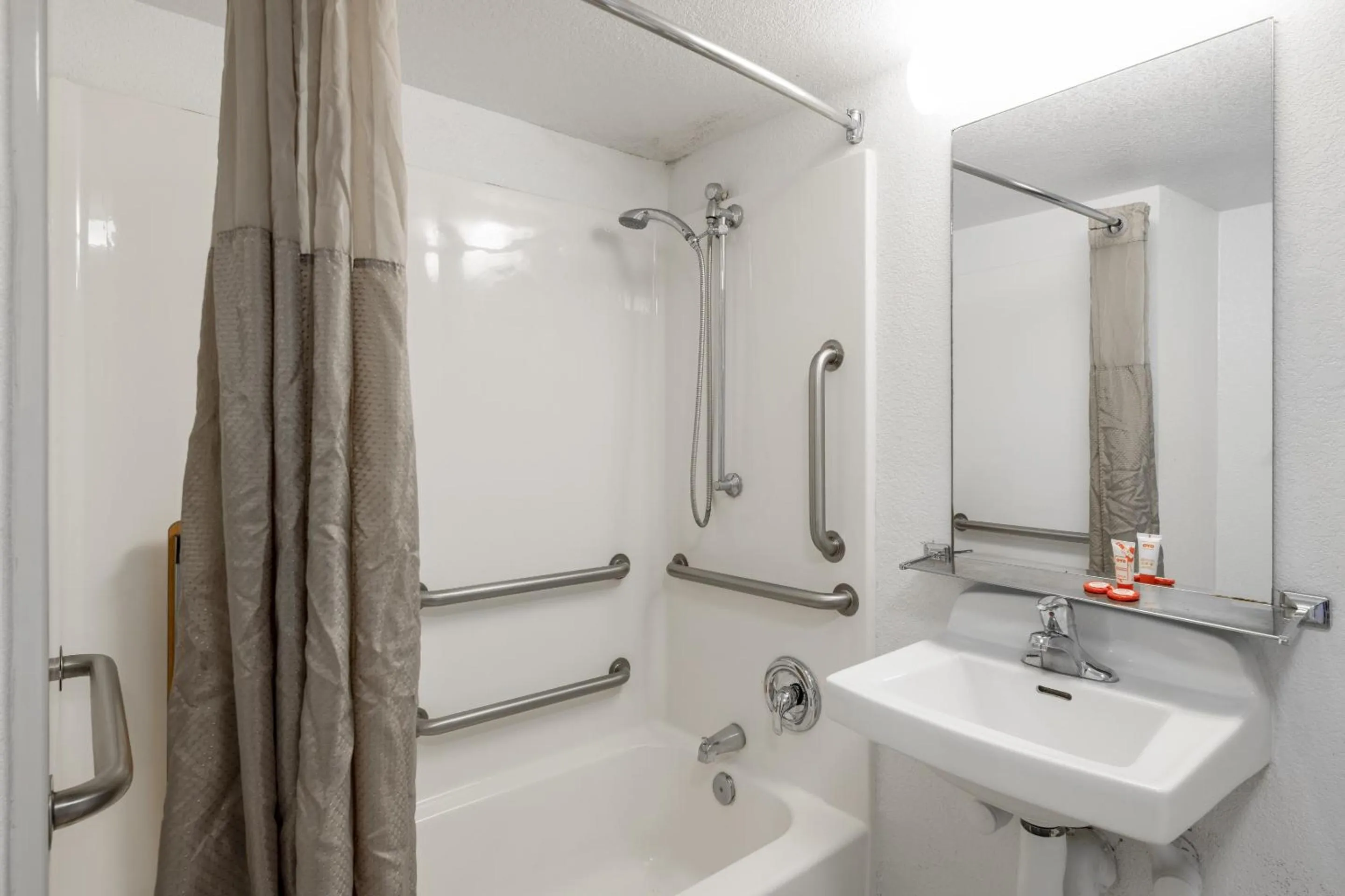 Bathroom in OYO Hotel Houston Katy Freeway