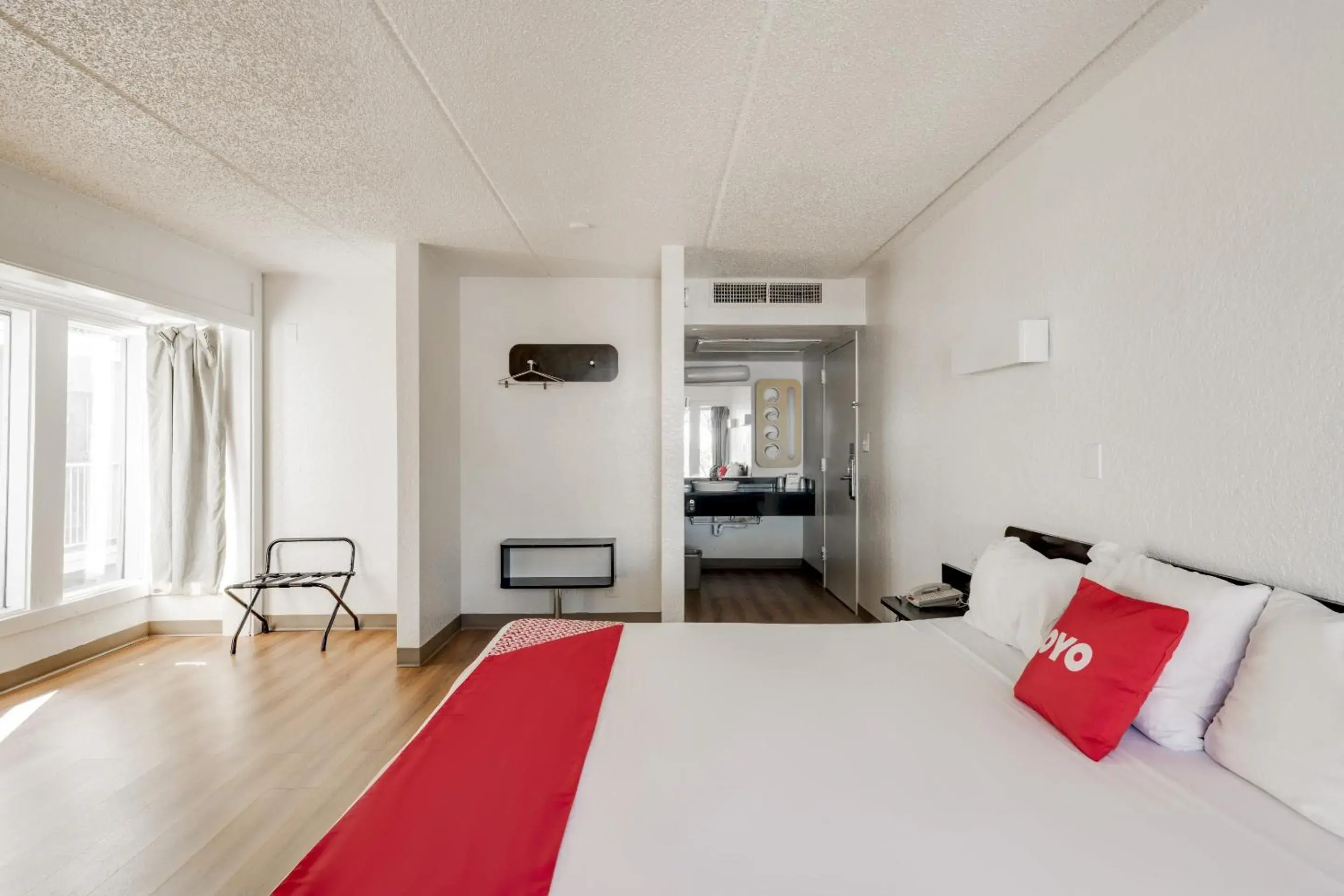 King Bed in OYO Hotel Houston Katy Freeway King Bed in OYO Hotel Houston Katy Freeway