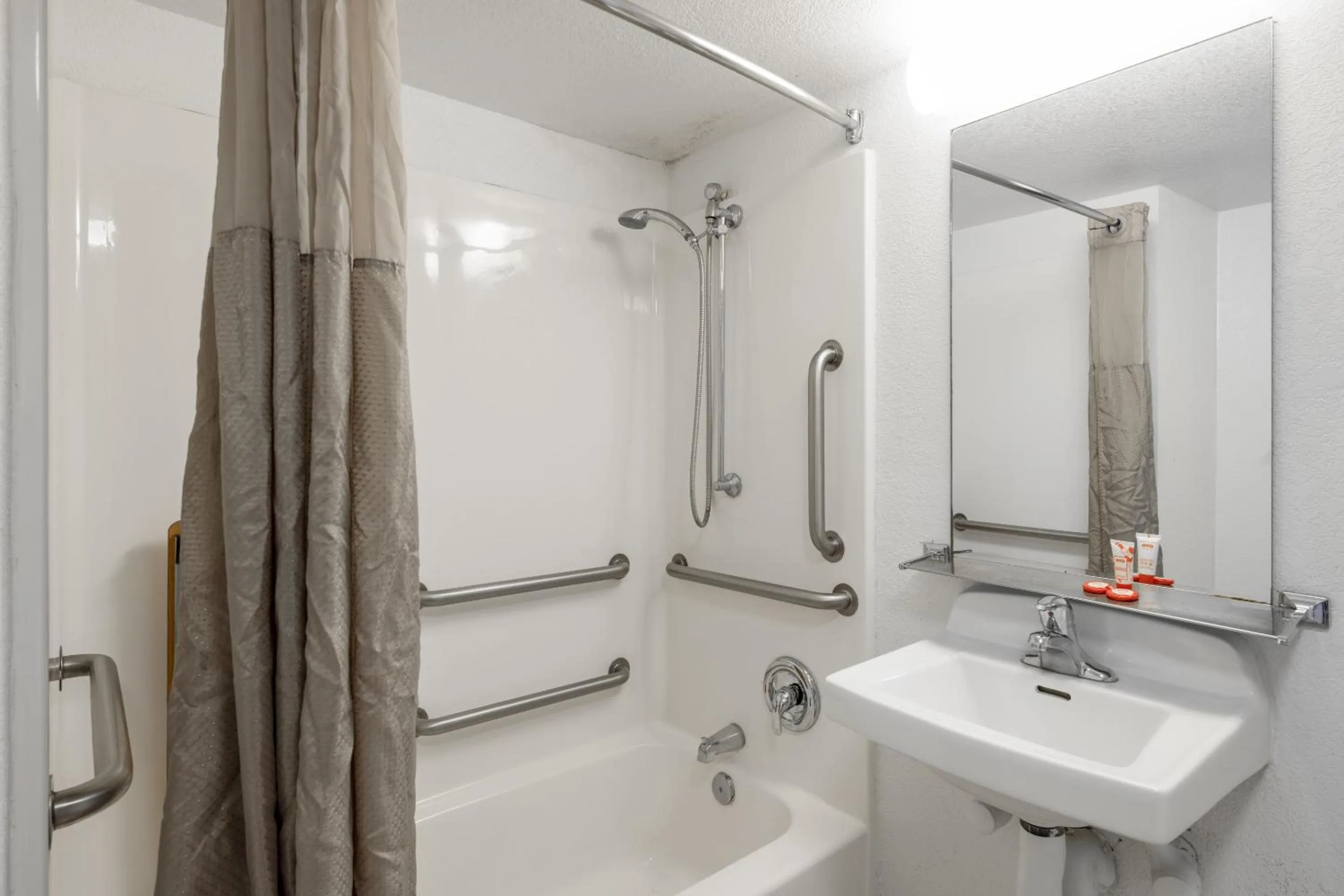 Bathroom in OYO Hotel Houston Katy Freeway